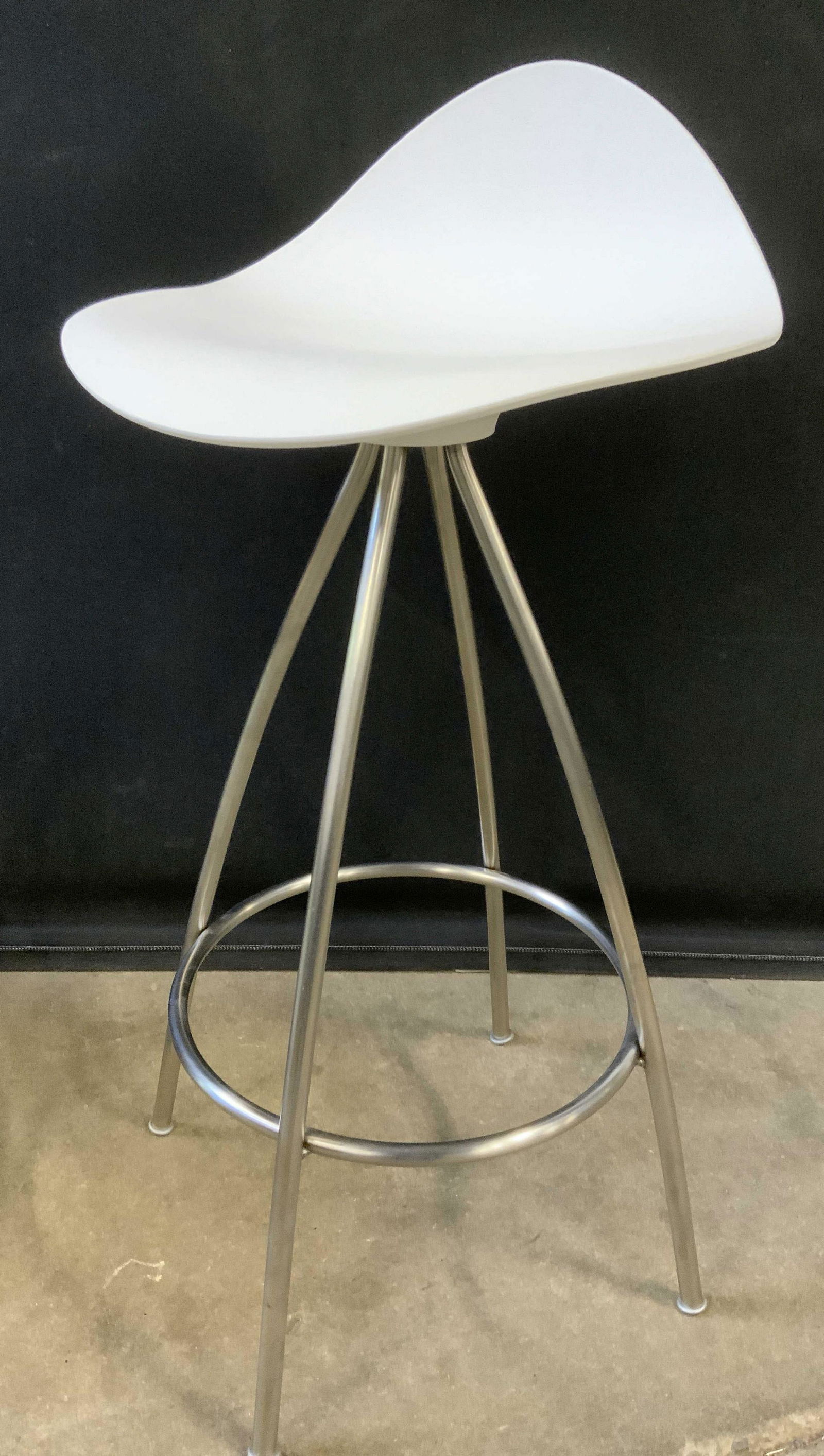 JESUS GASCA Onda Stool (1 of 11)