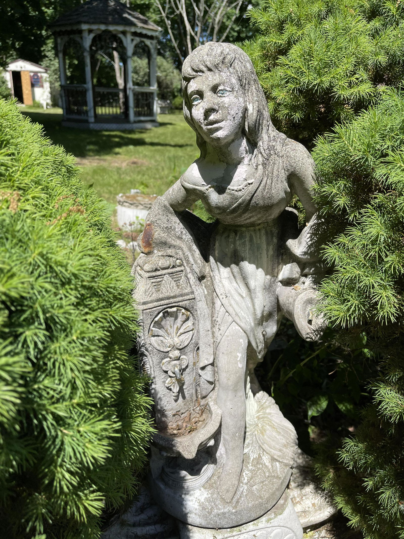 Female garden sculpture fountain (1 of 12)