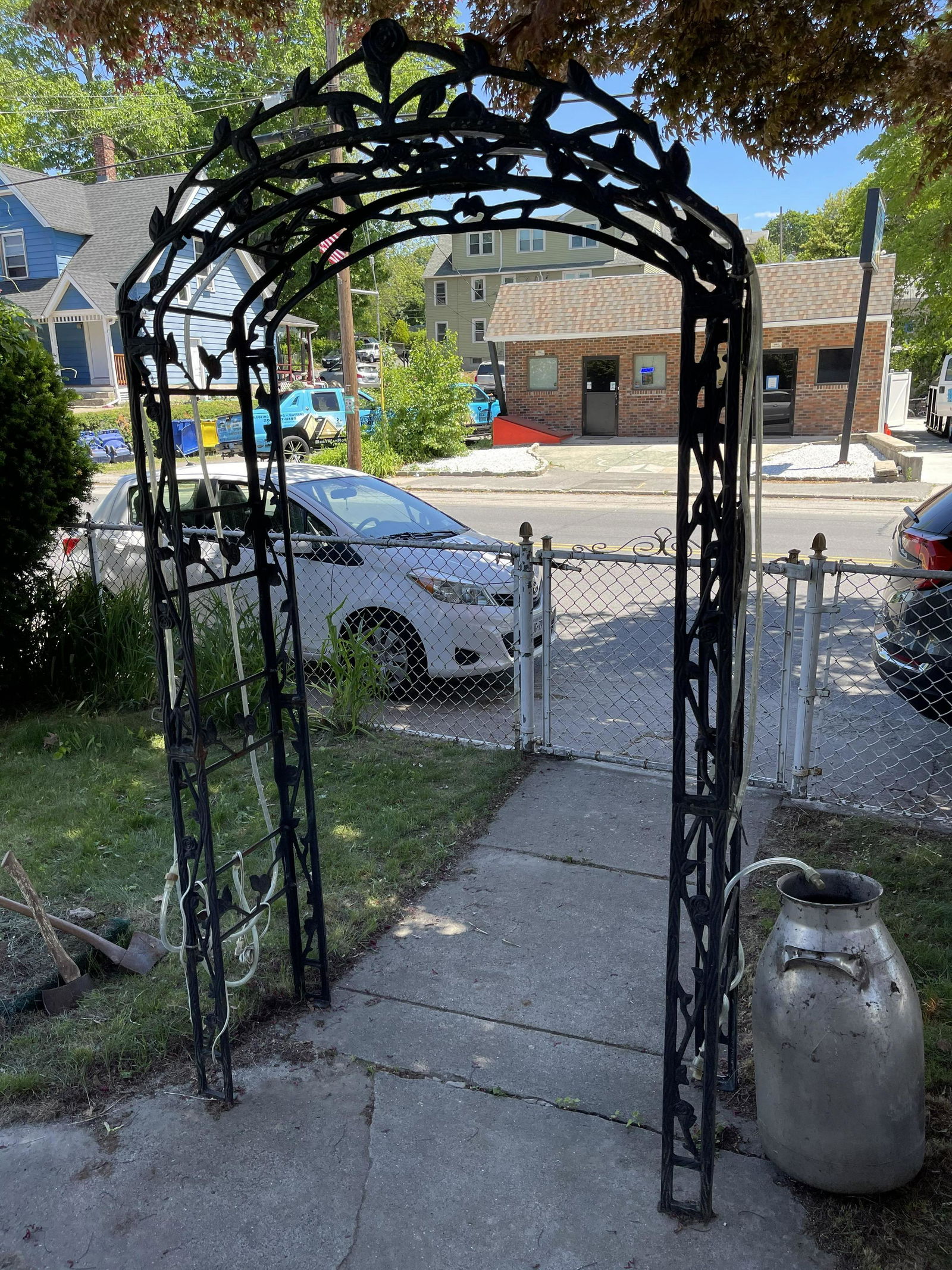 Black Iron Trellis Arch (1 of 3)