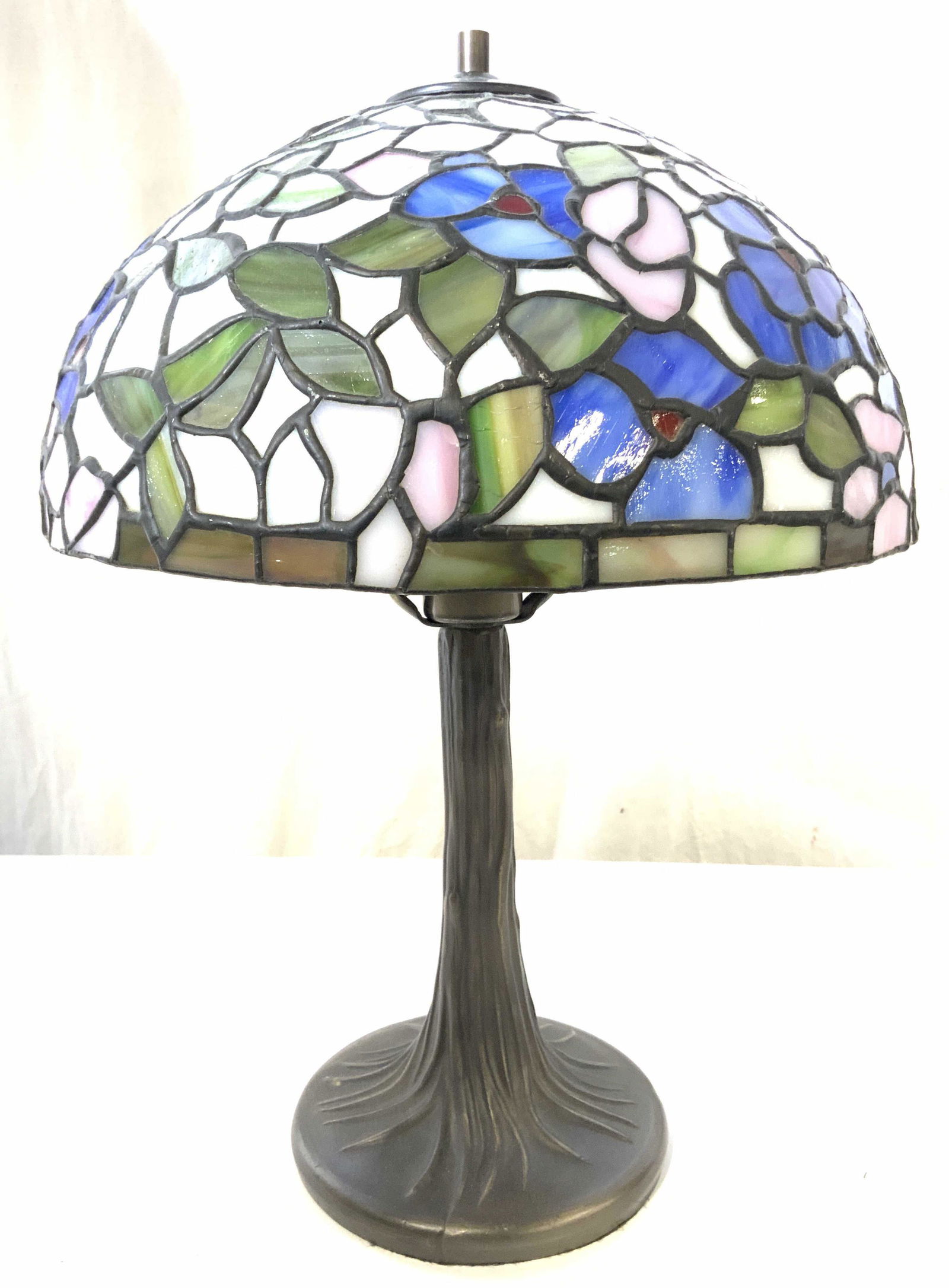 Tiffany Style Lamp W Slag Glass Shade (1 of 10)