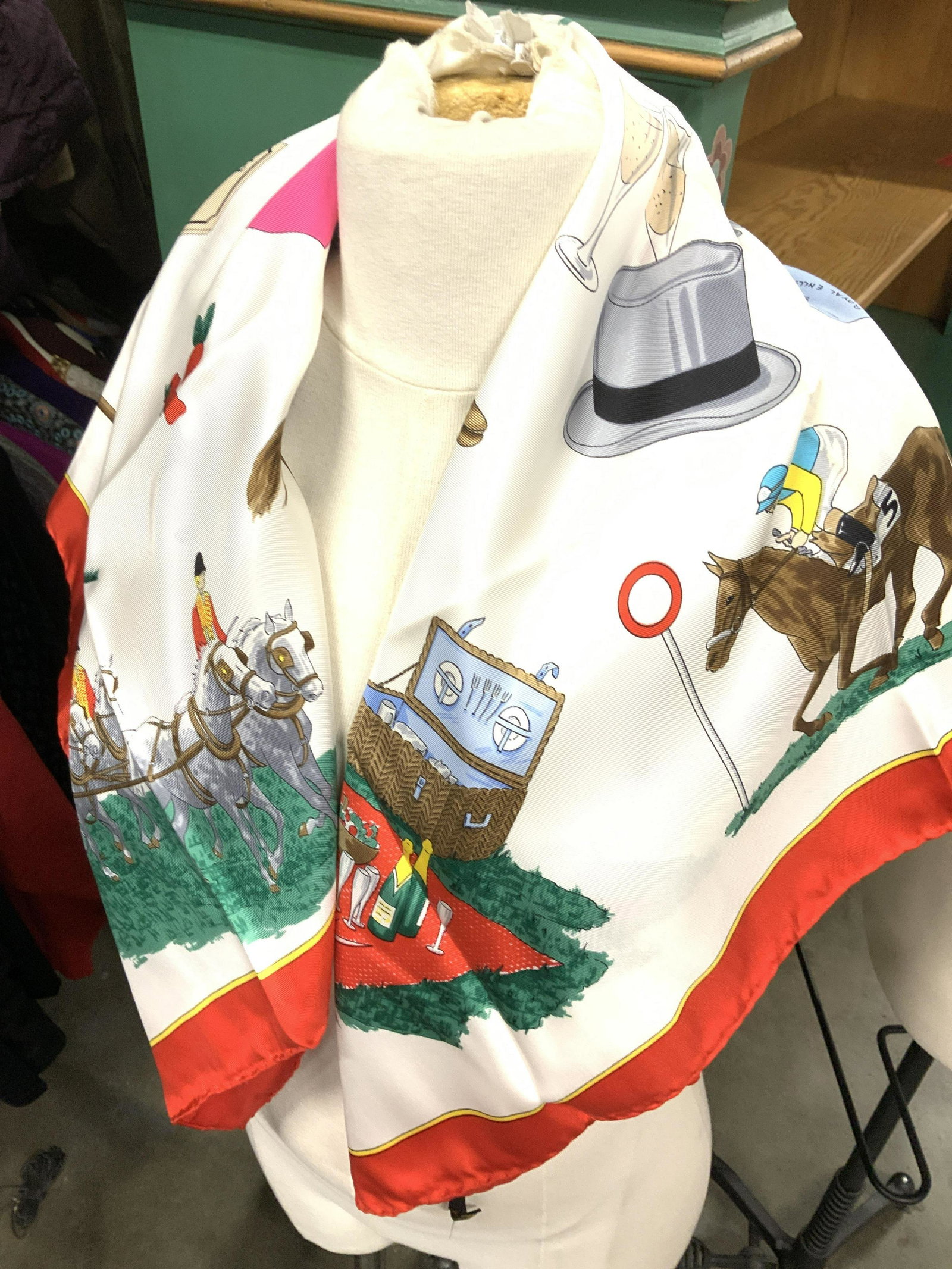 ASPREY Lux Silk Scarf in Original Box, Italy (1 of 13)