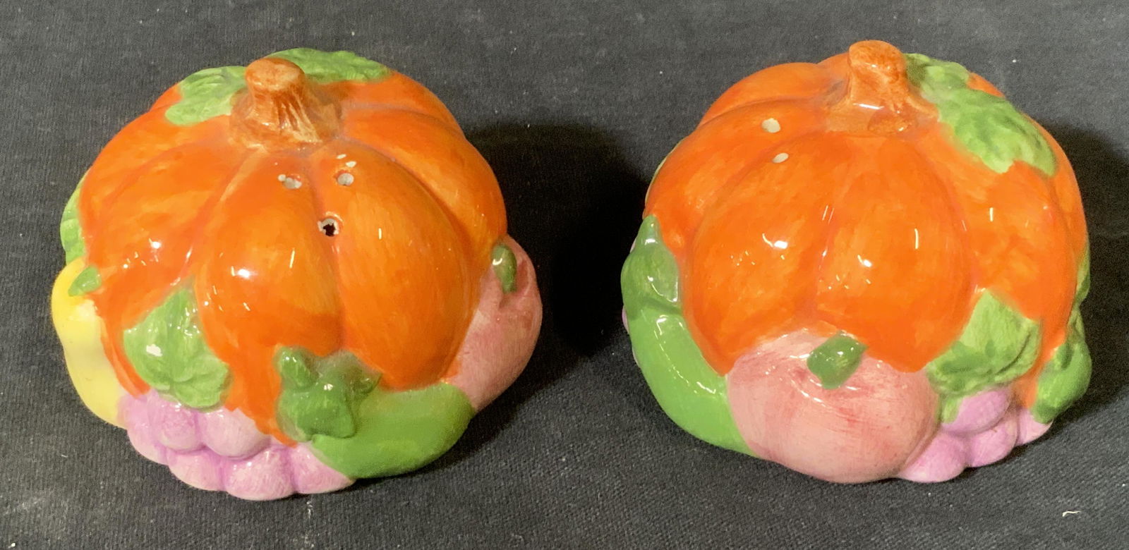 Pair Ceramic Pumpkin Salt & Pepper Shakers (1 of 5)