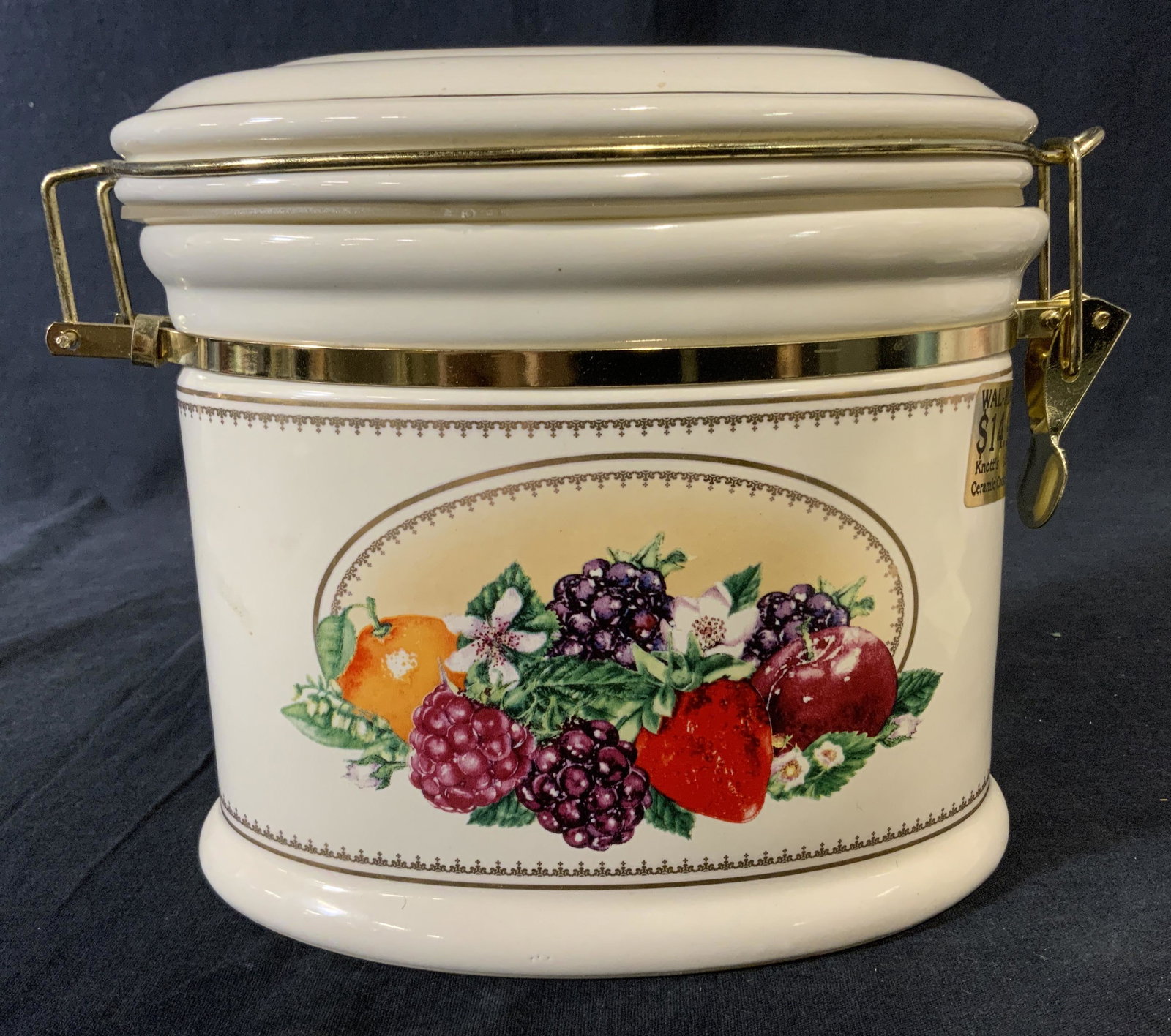 Ceramic Cookie Jar (1 of 5)