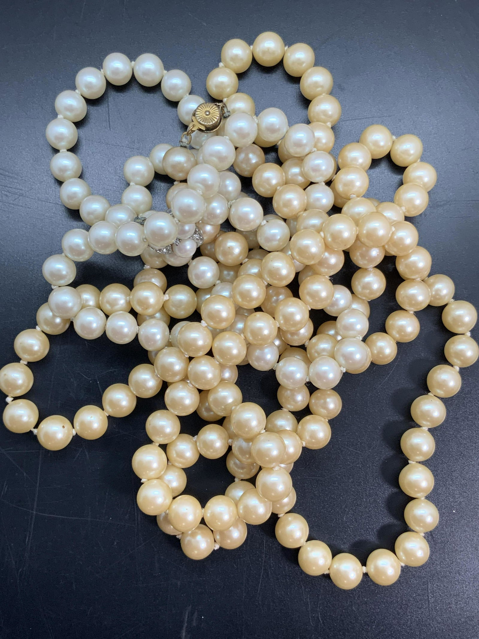 Lot 2 Vntg Pearlescent Beaded Necklaces, Jewelry (1 of 6)
