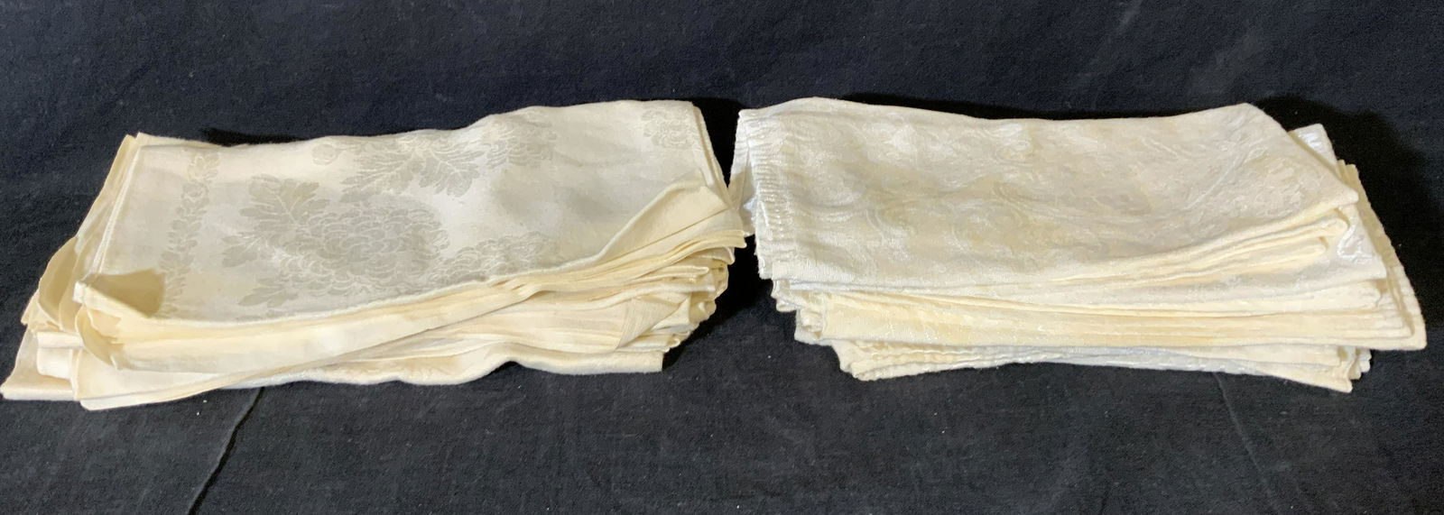 Group Lot 17 Cloth Napkins (1 of 4)