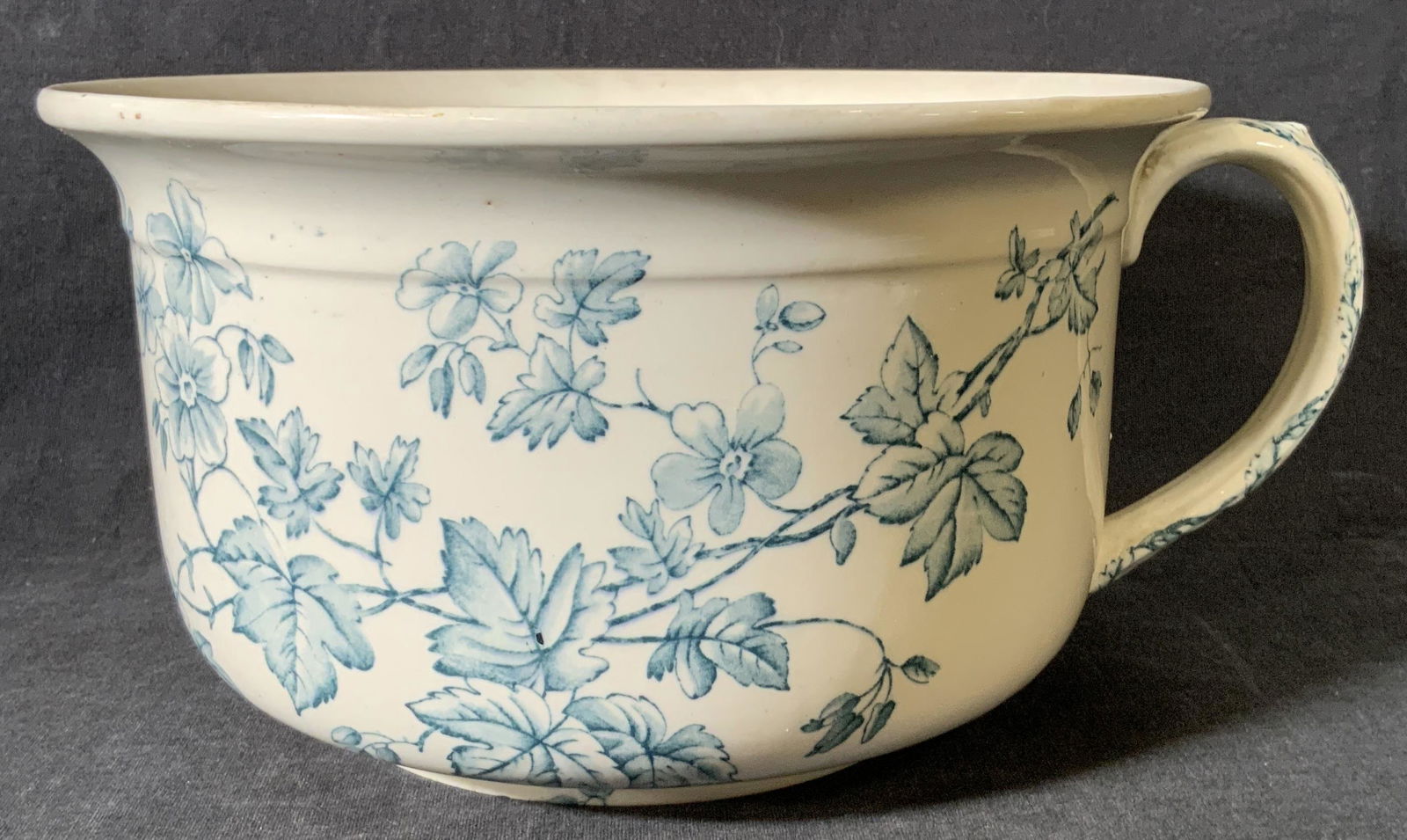 Antique CLEMENTSON BROS Chamber Pot/Planter (1 of 7)