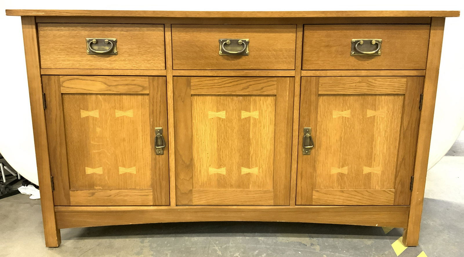 BASSETT FURN Mission Style Arts & Crafts Sideboard (1 of 9)