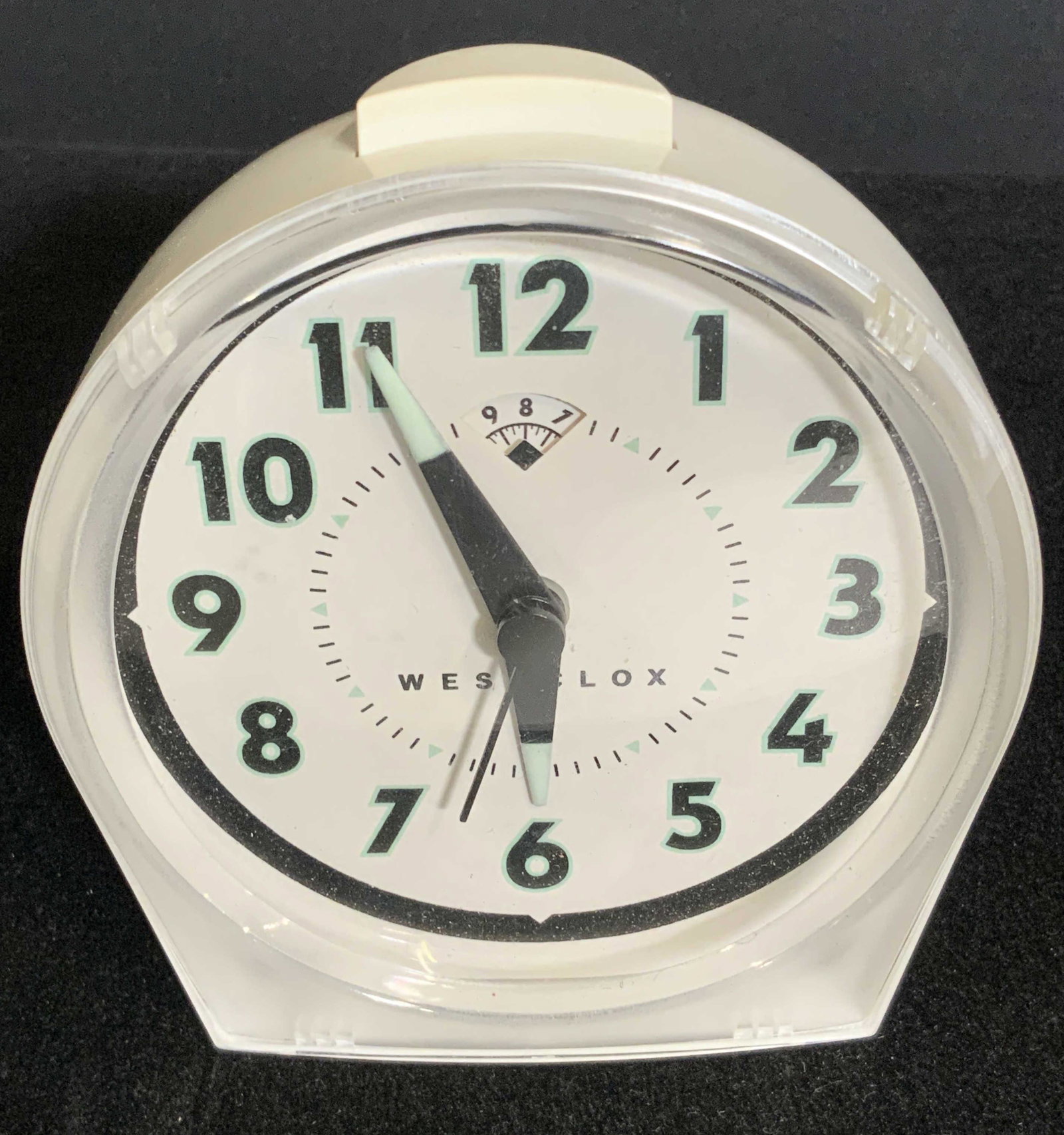 WESTCLOX Vintage Collectible Tabletop Alarm Clock (1 of 6)