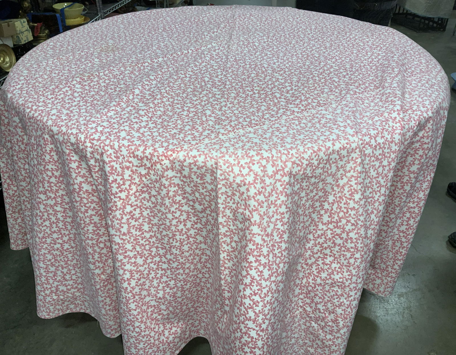 Group 2 Round Bespoke Luxury Tablecloths (1 of 8)