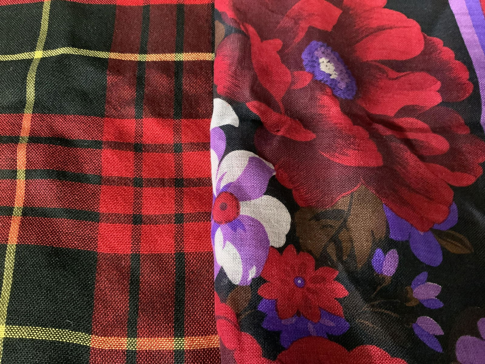 Group Lot 2 Red Patterned Scarves (1 of 5)