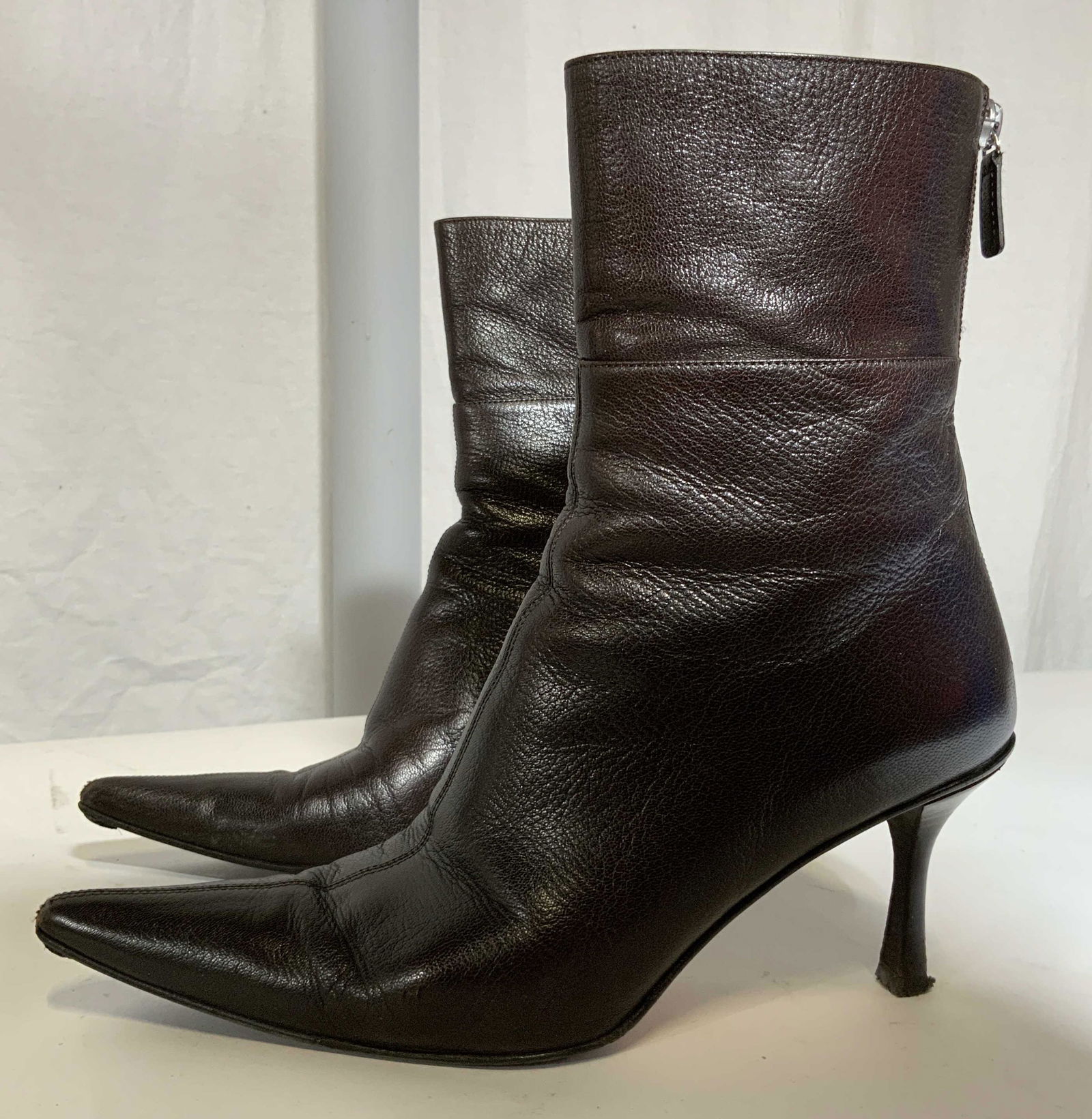 GUCCI Leather Ankle Boots: GUCCI Leather Ankle Boots, inscription reads ‘Gucci Made in Italy 8B’, height of heel: 2 3/4 inches tall, surface wear to shoes and soles, comes in original box, Gucci, leatherware, ankle boot, bo