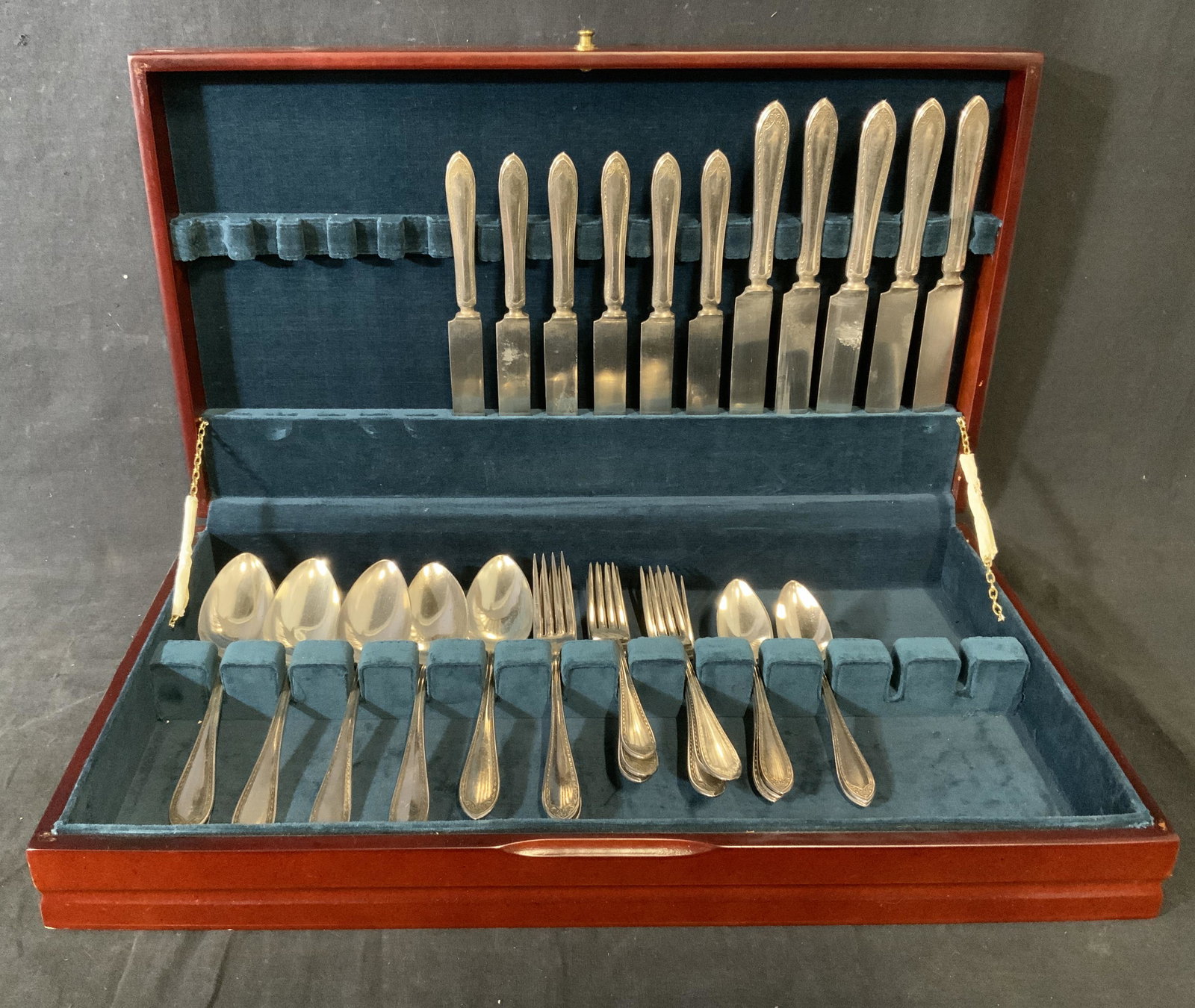Group Lot 32 Silver Plated Utensils w Case (1 of 6)