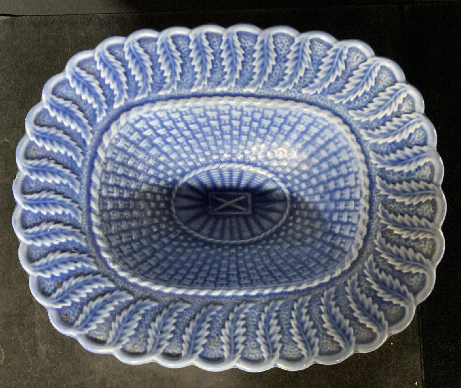 BORDALO PINHEIRO Ceramic Footed Dish (1 of 7)