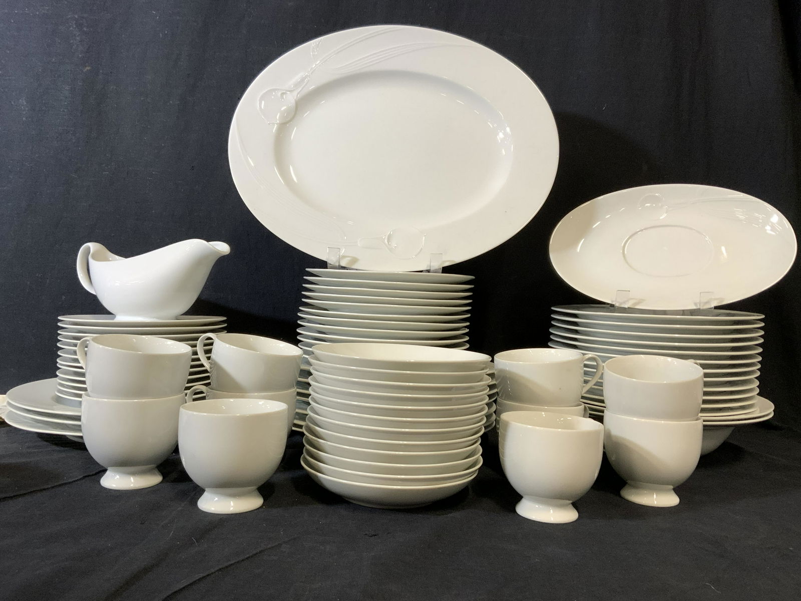 Group Lot 73 MIKASA CLASSIC FLAIR Ceramic Dish Set (1 of 11)