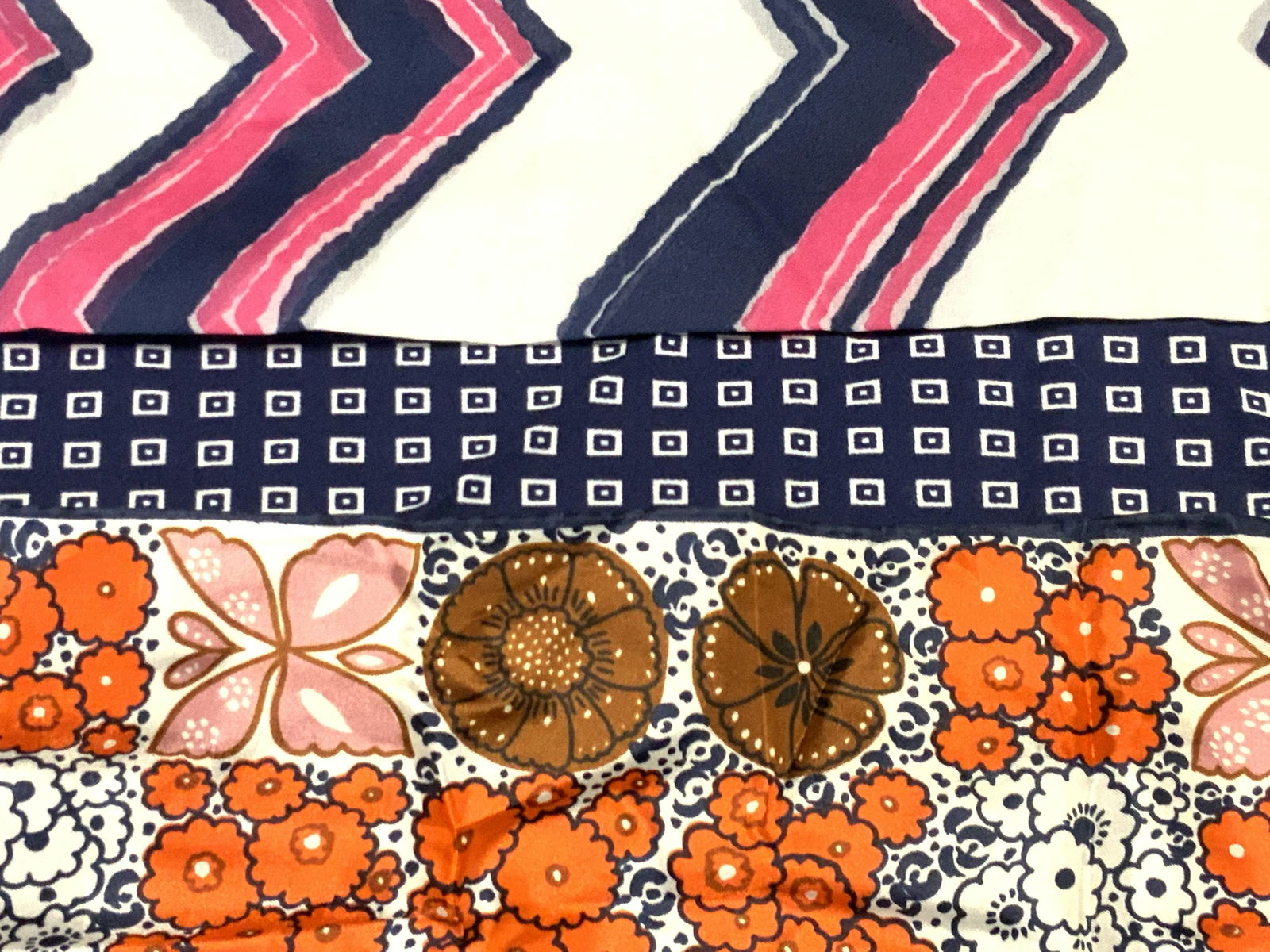 Lot 3 Patterned Ladies Fashion Scarves (1 of 9)