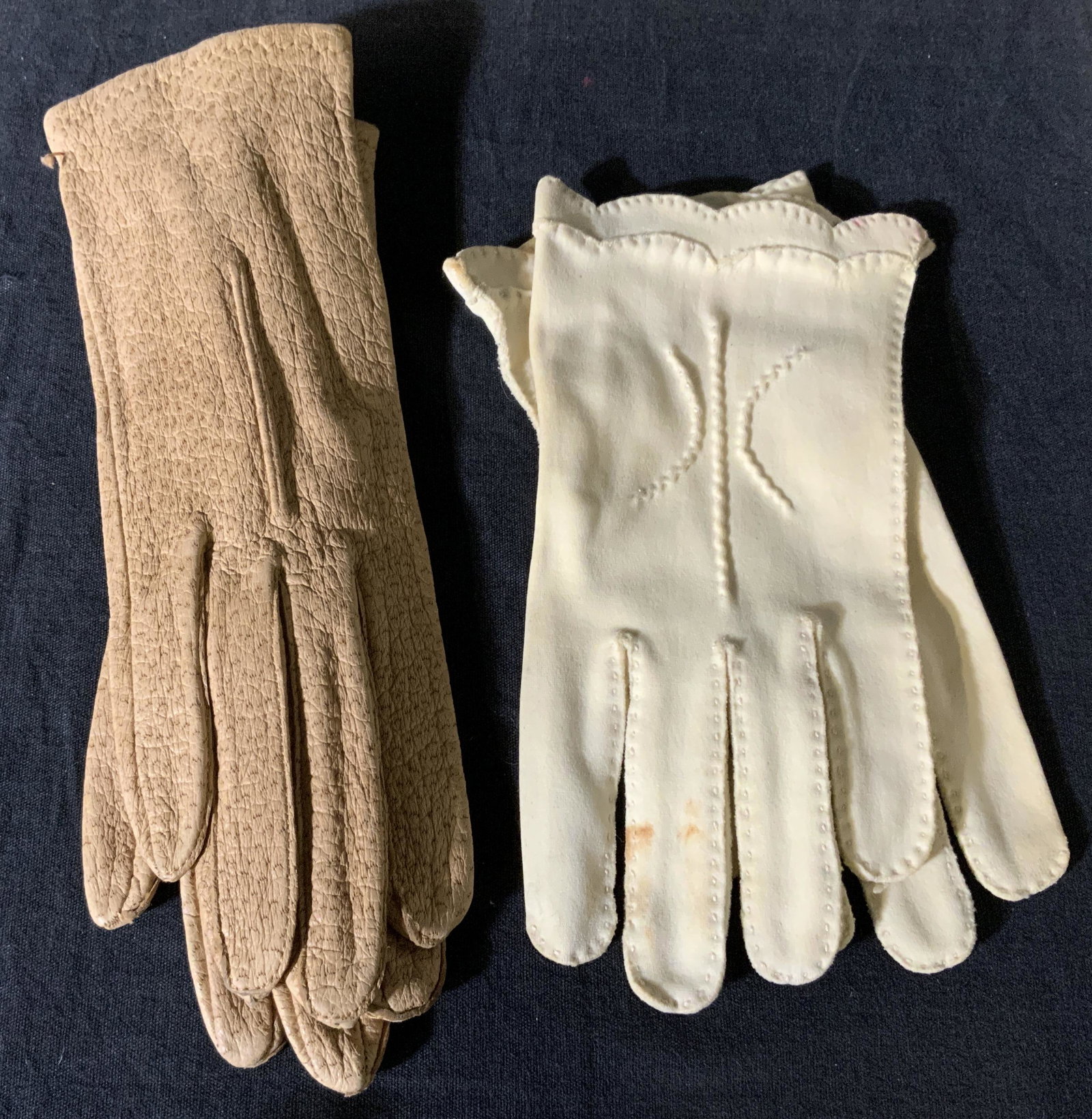 Lot 12 Vintage Women’s Gloves (1 of 4)