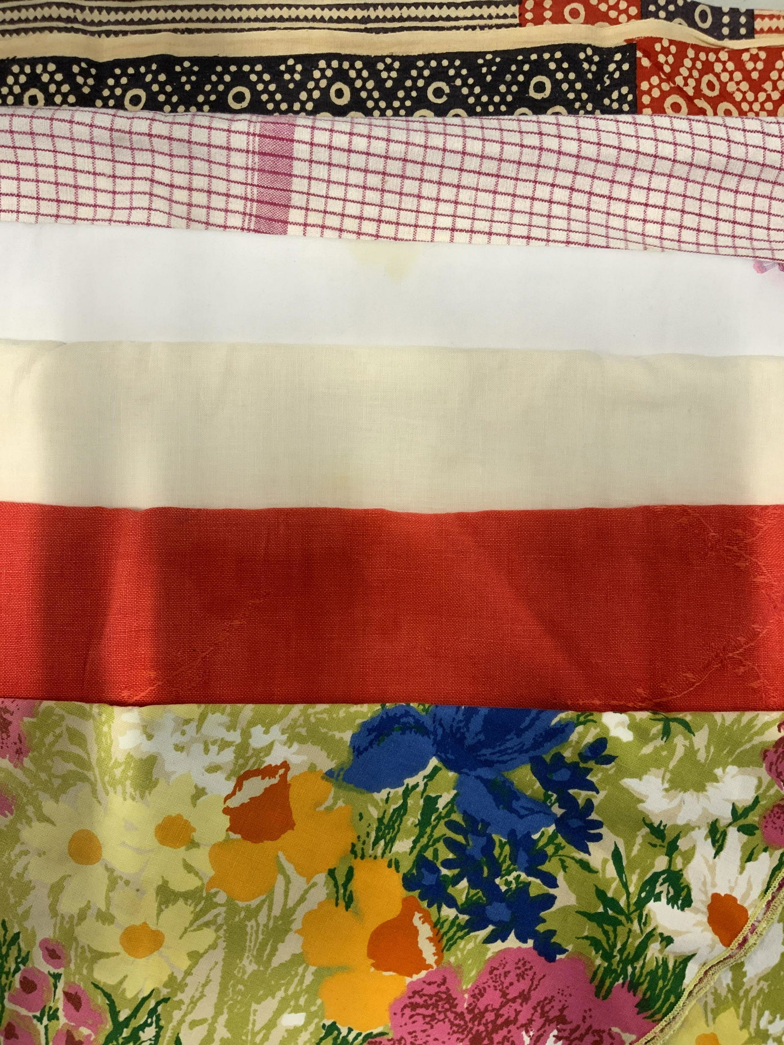 Group Lot Assorted Table Lines (1 of 12)