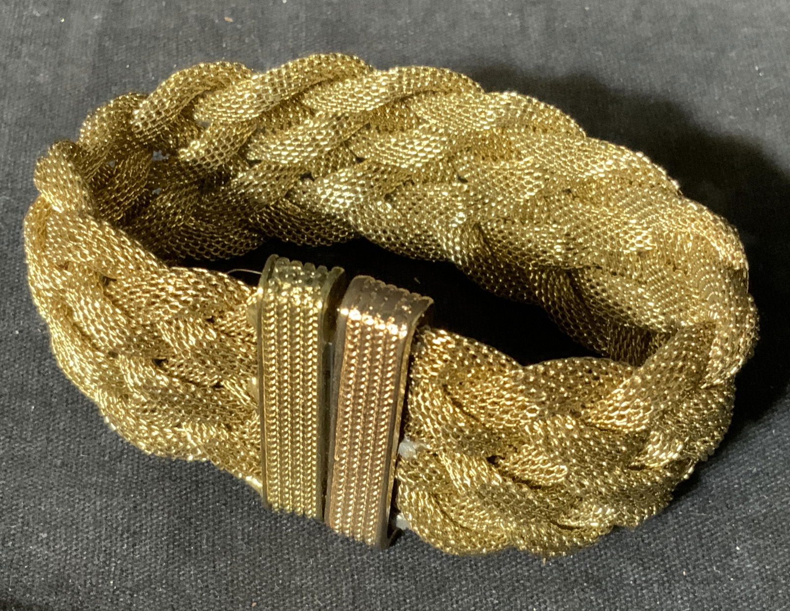 Group Lot Gold Toned Metal Accessories (1 of 5)