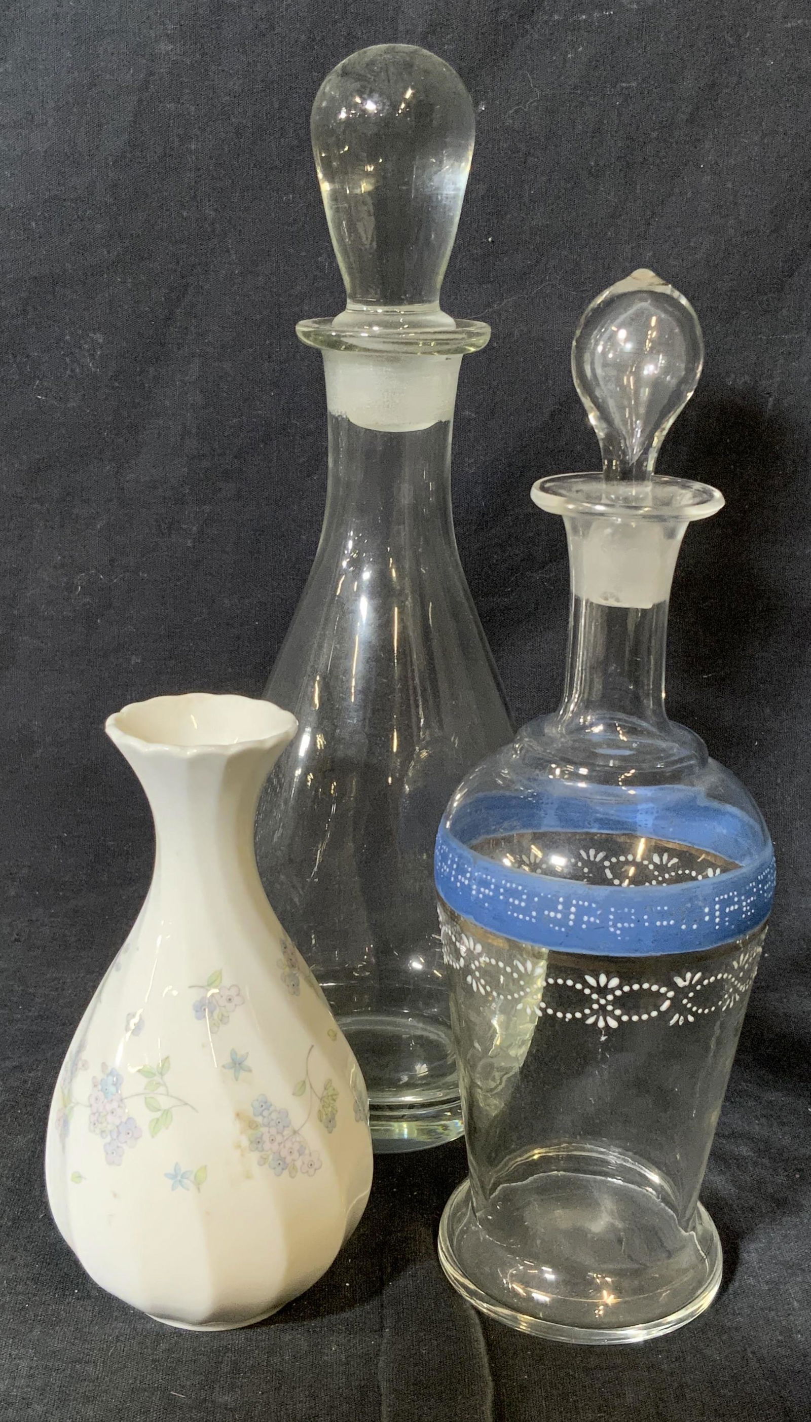 Group Lot 3 Tabletop Vessels (1 of 4)