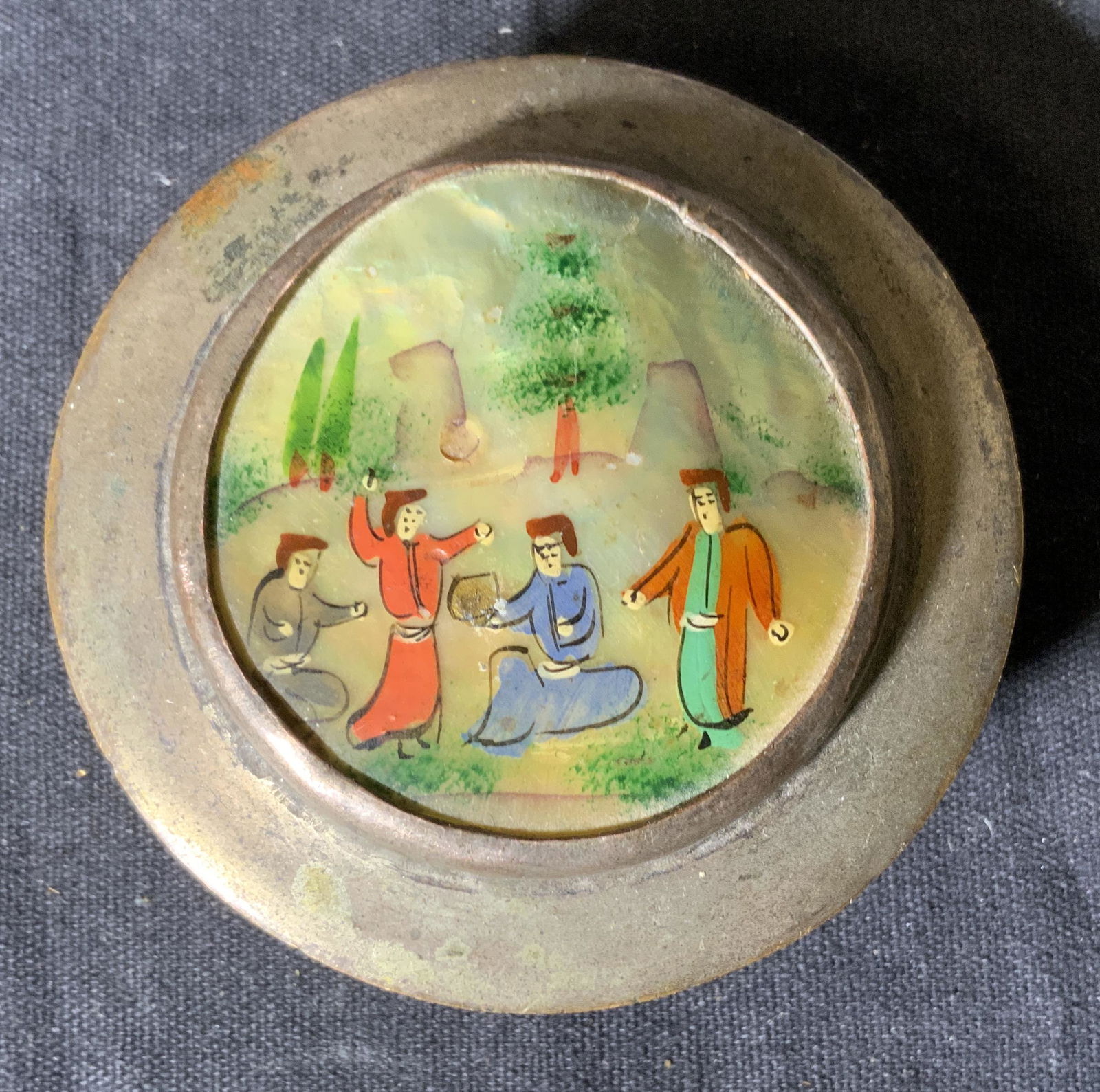 Shell Inlaid Mirrored Metal Pill Box (1 of 5)