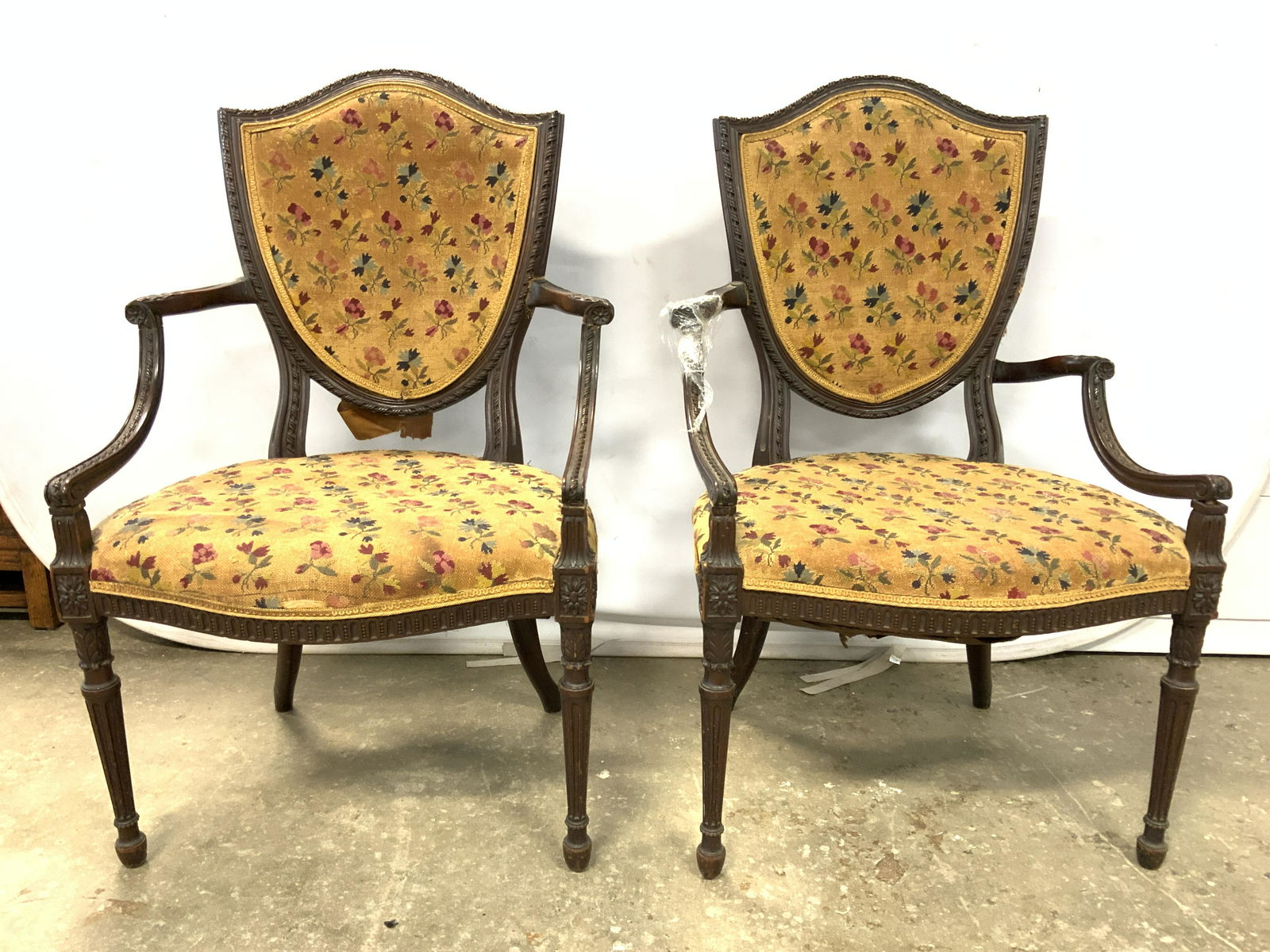 Pr Antique Carved Mahogany Shield Back End Chairs (1 of 13)