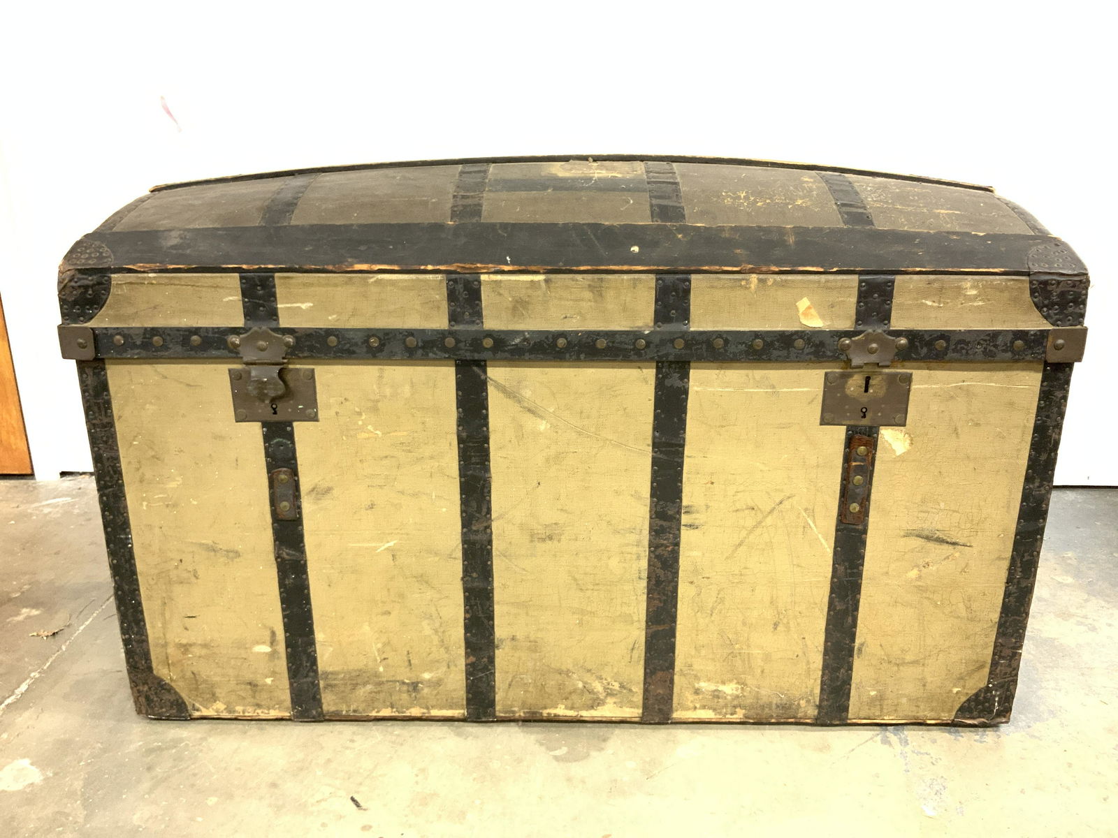 Large Antique Steamer Trunk (1 of 15)