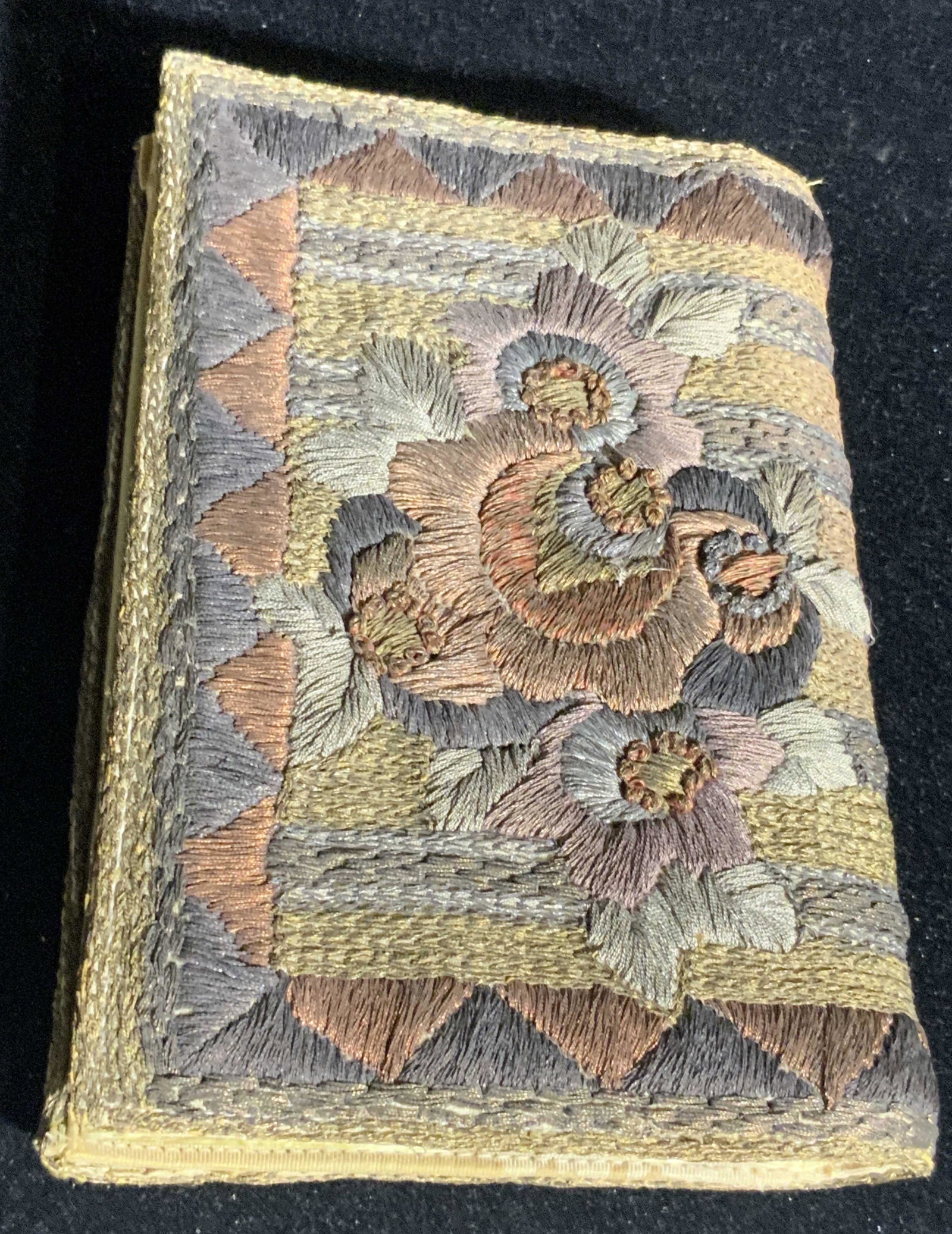 METRO BAG WORKS Vintage French Embroidered Wallet (1 of 10)