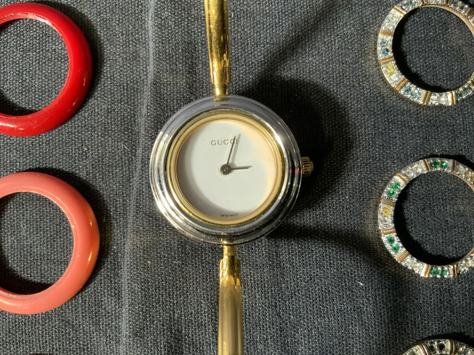 Vintage GUCCI 1100-L Watch w Changeable Bezels (1 of 6)