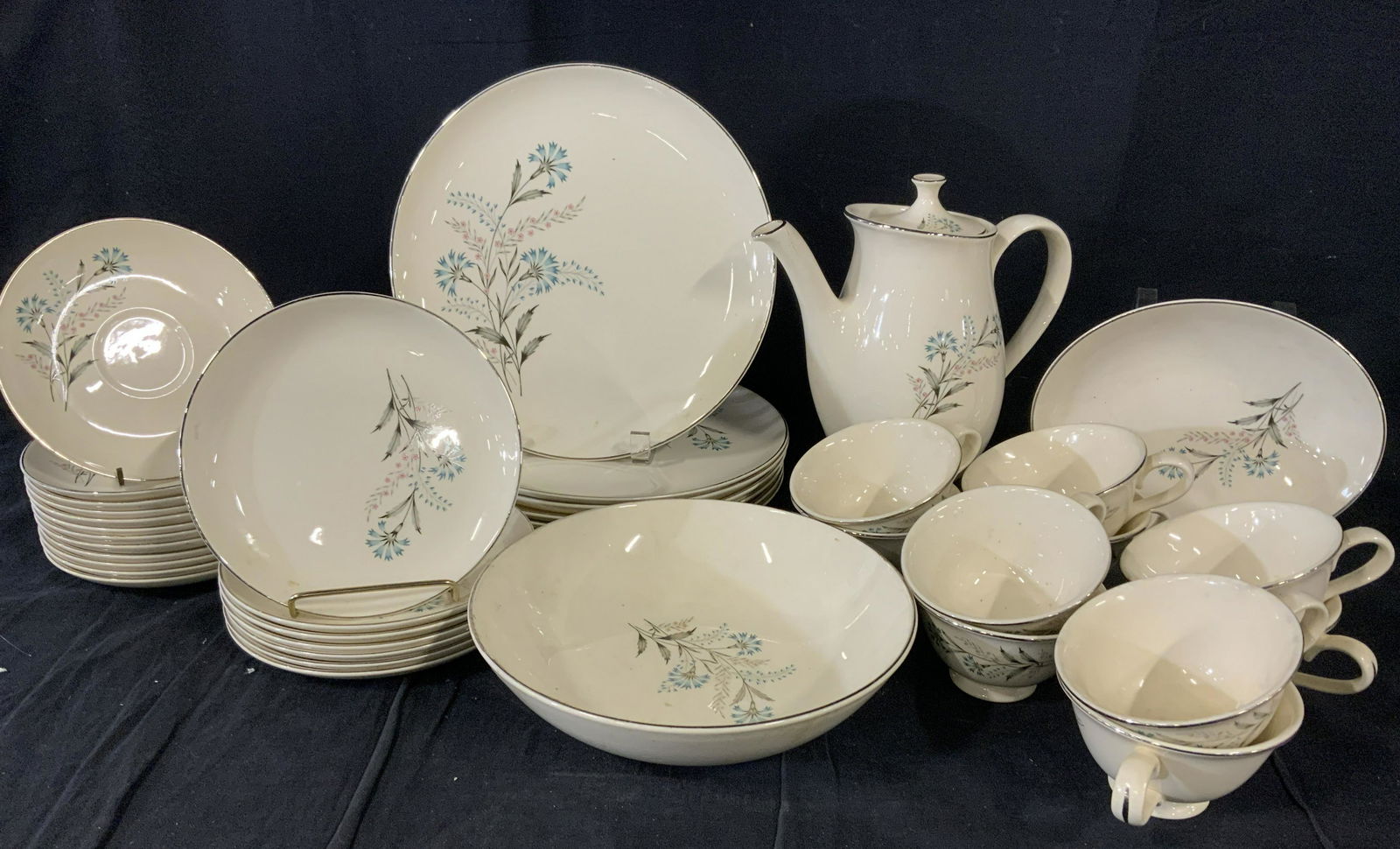 TAYLOR SMITH TAYLOR 40 pc Ceramic Serving Ware Set (1 of 17)