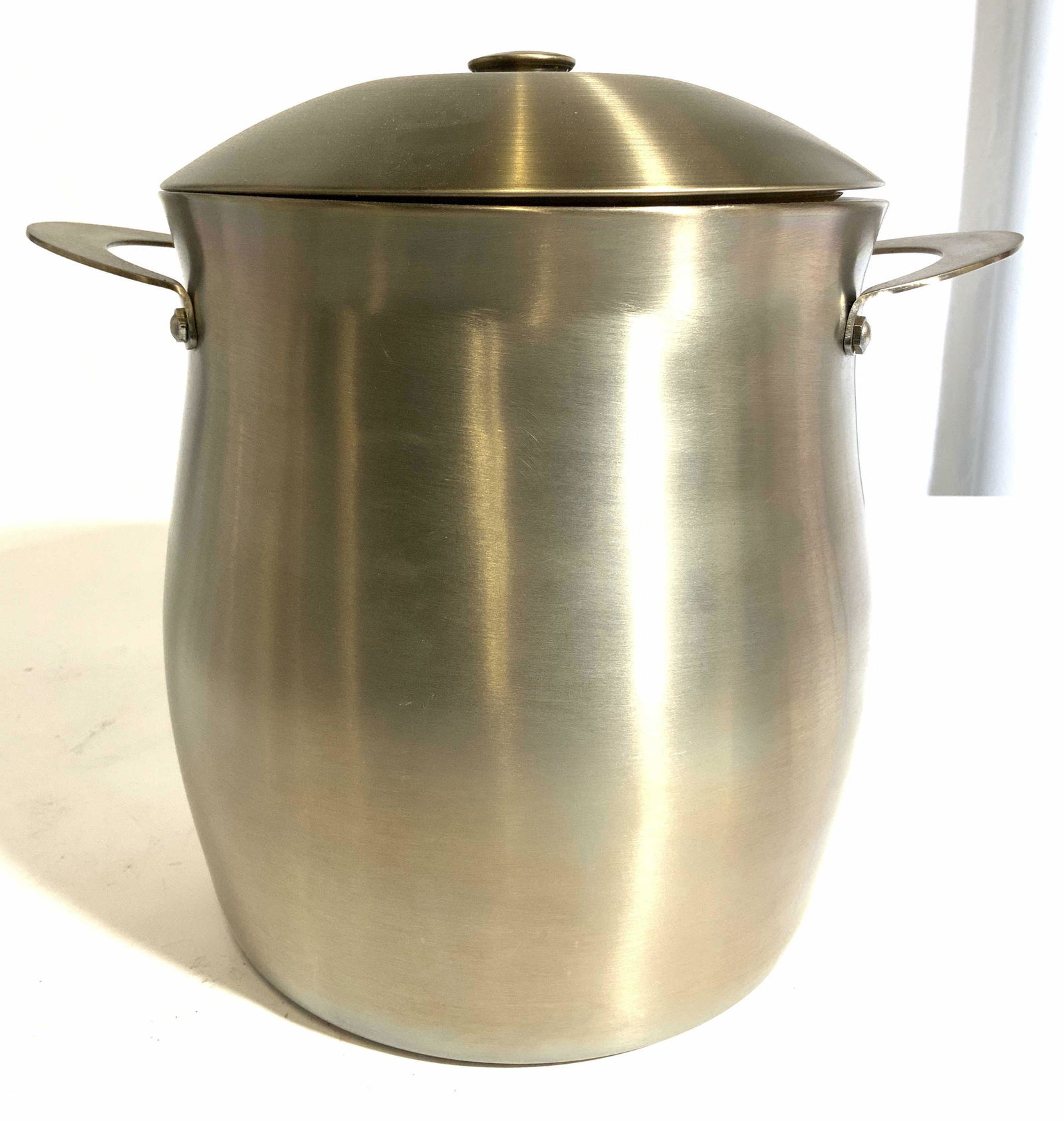 Stainless Steel Ice Bucket W Handles & Lid (1 of 8)