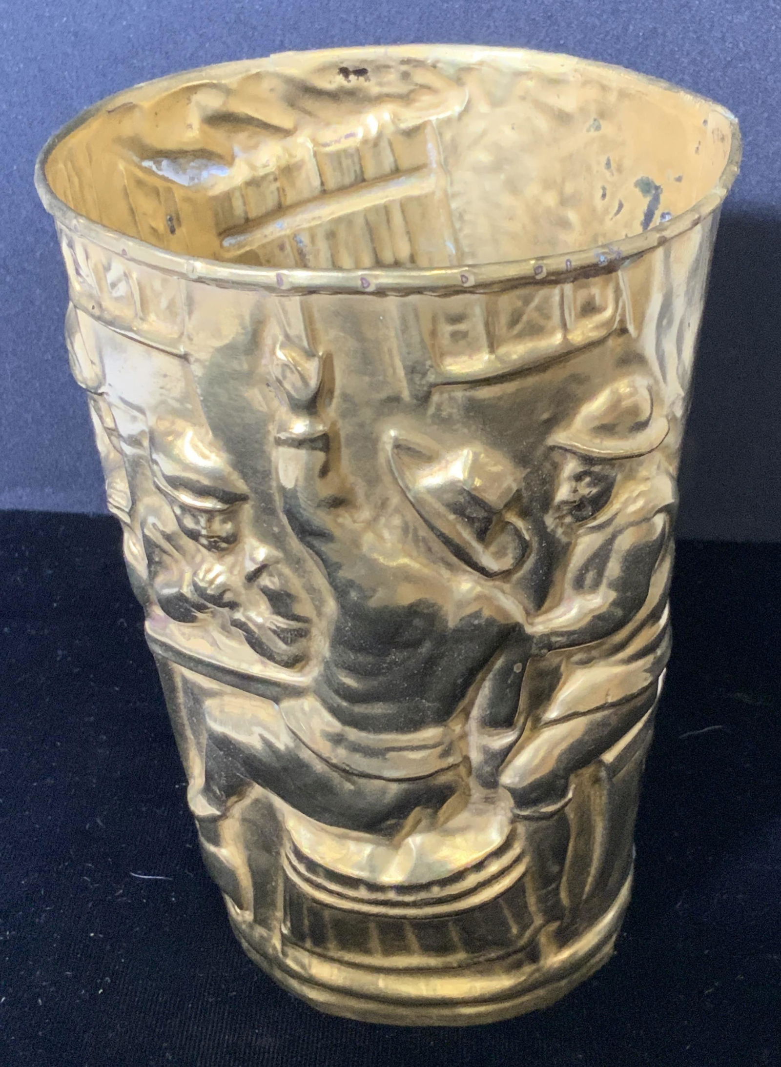 Repousse Handmade Tumbler w English Pub Scene (1 of 5)