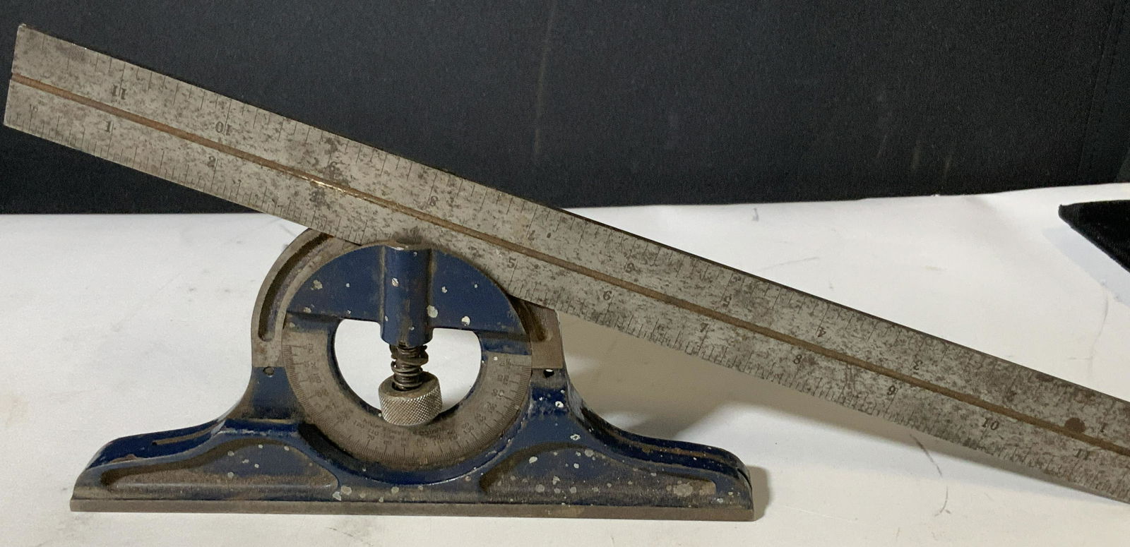 Vntg Metal Enamel TUMICO Construction Tool (1 of 8)