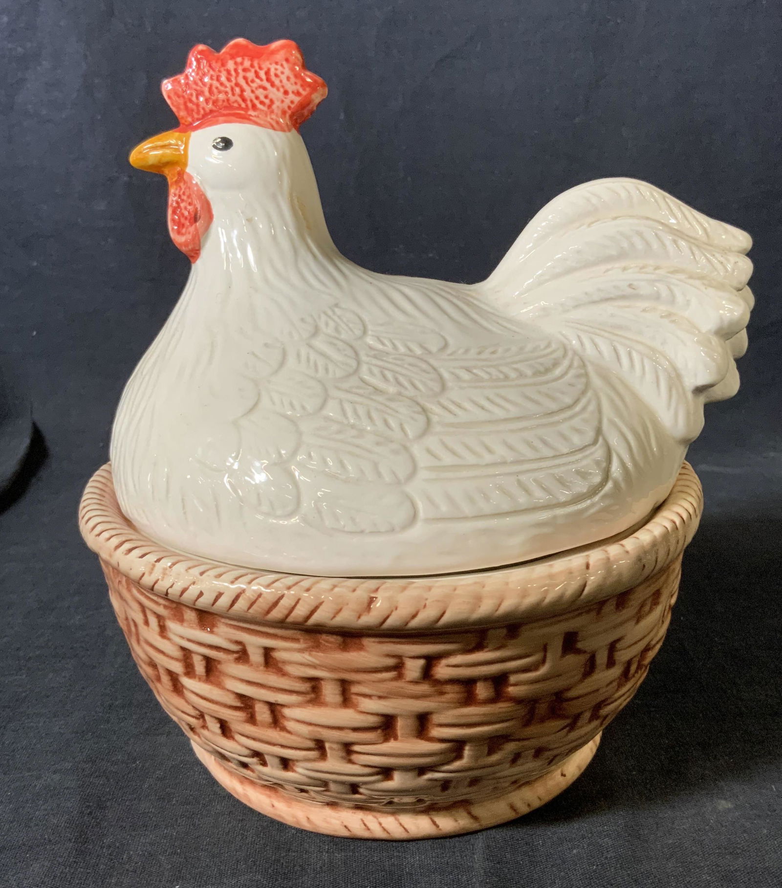 Ceramic Chicken Trinket Box (1 of 7)