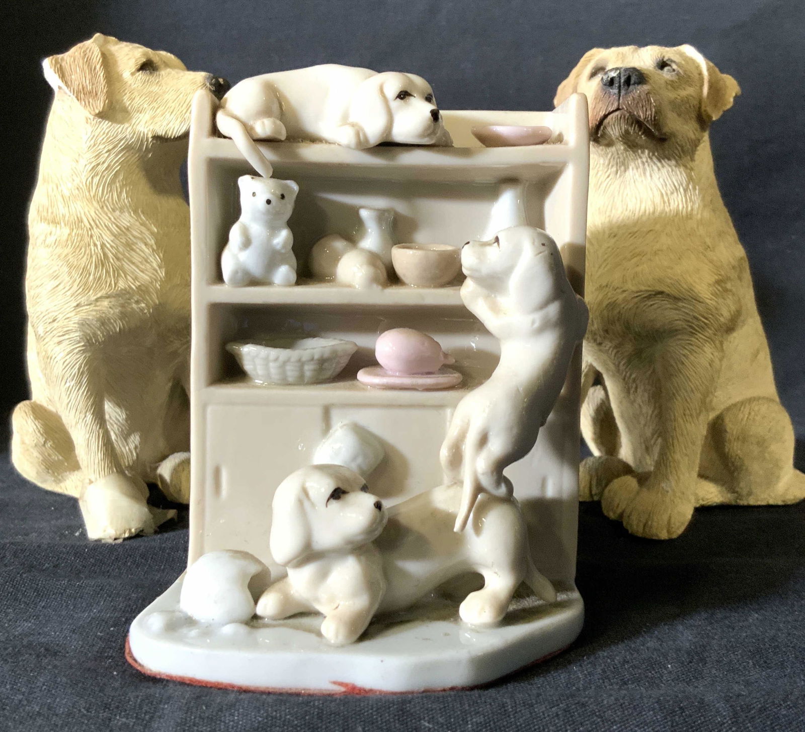 SANDICAST Dogs & Decorative Porcelain Figural (1 of 7)