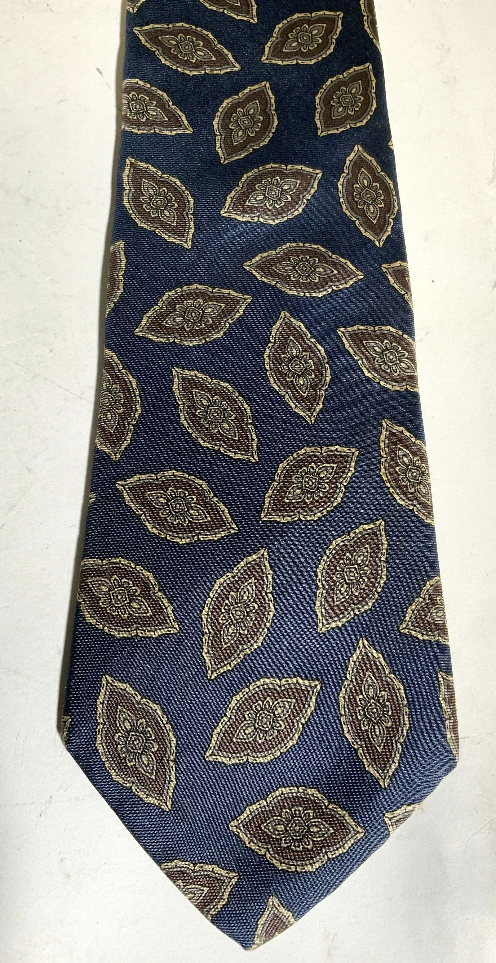 Lot 3 Assorted Men’s Neckties (1 of 9)