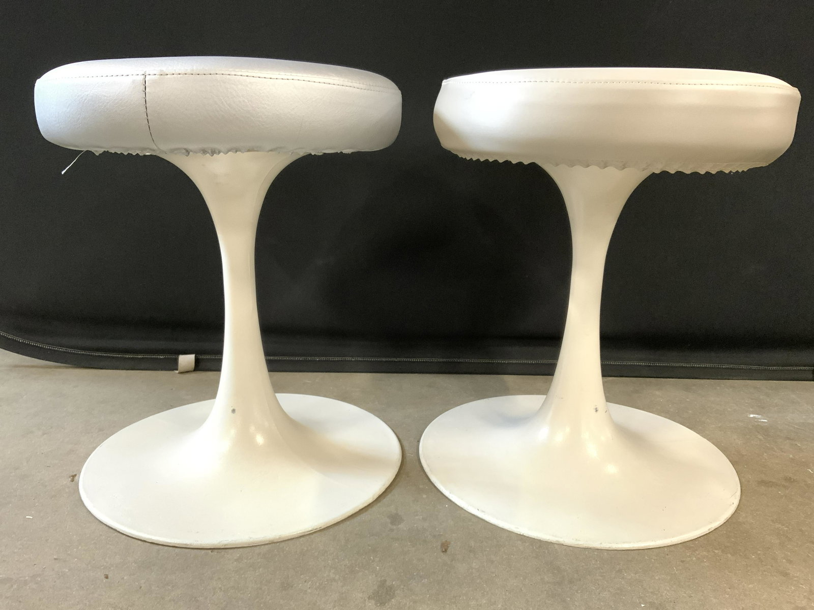 Lot 2 MCM CRE ROSSI BREVETE Tulip Base Stools (1 of 10)