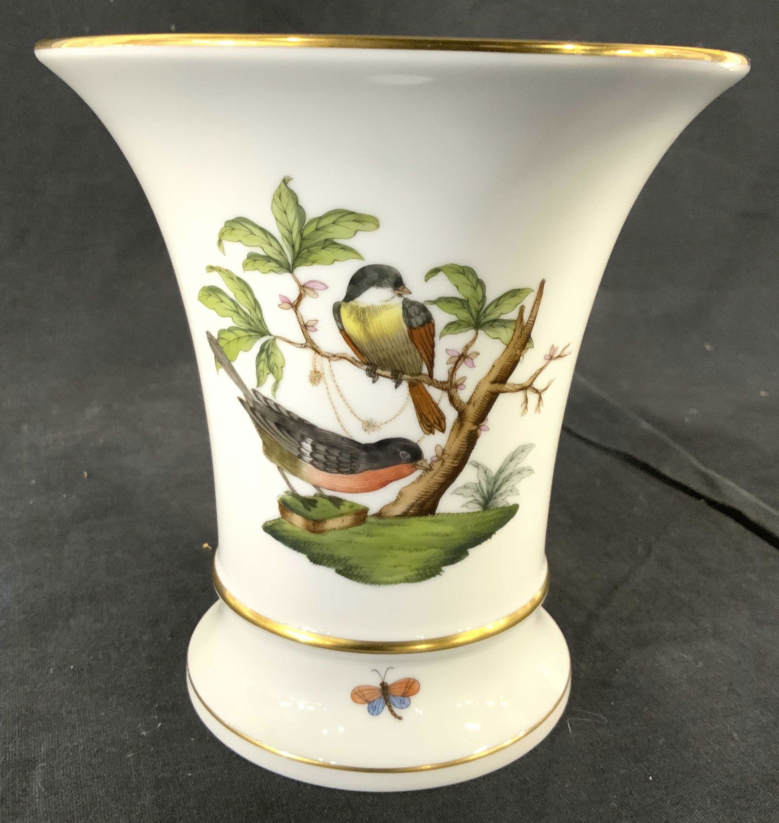 HEREND HUNGARY Handpainted Porcelain Vase (1 of 10)