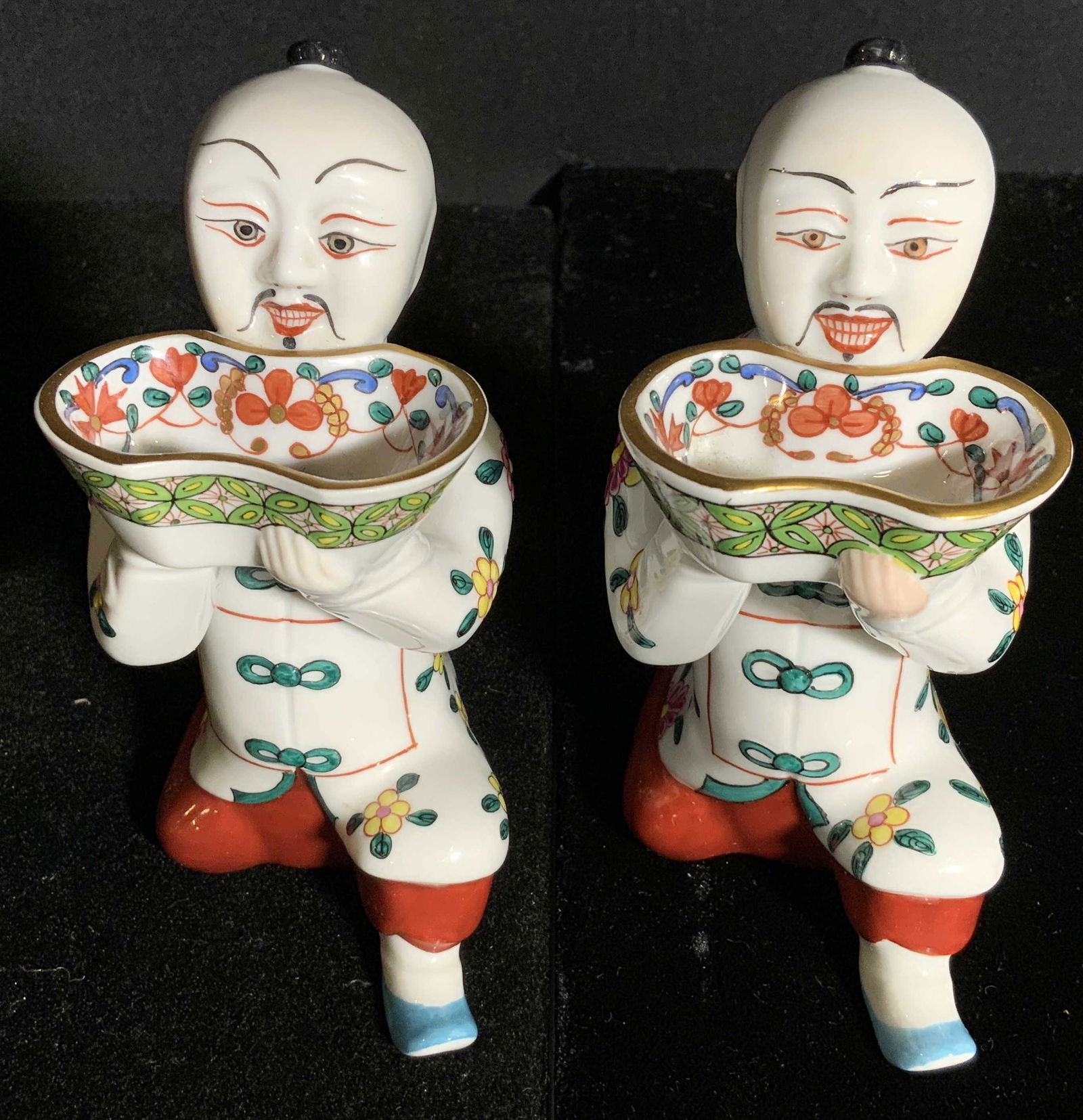 Pair HEREND HUNGARY Kneeling Man Porcelain (1 of 10)