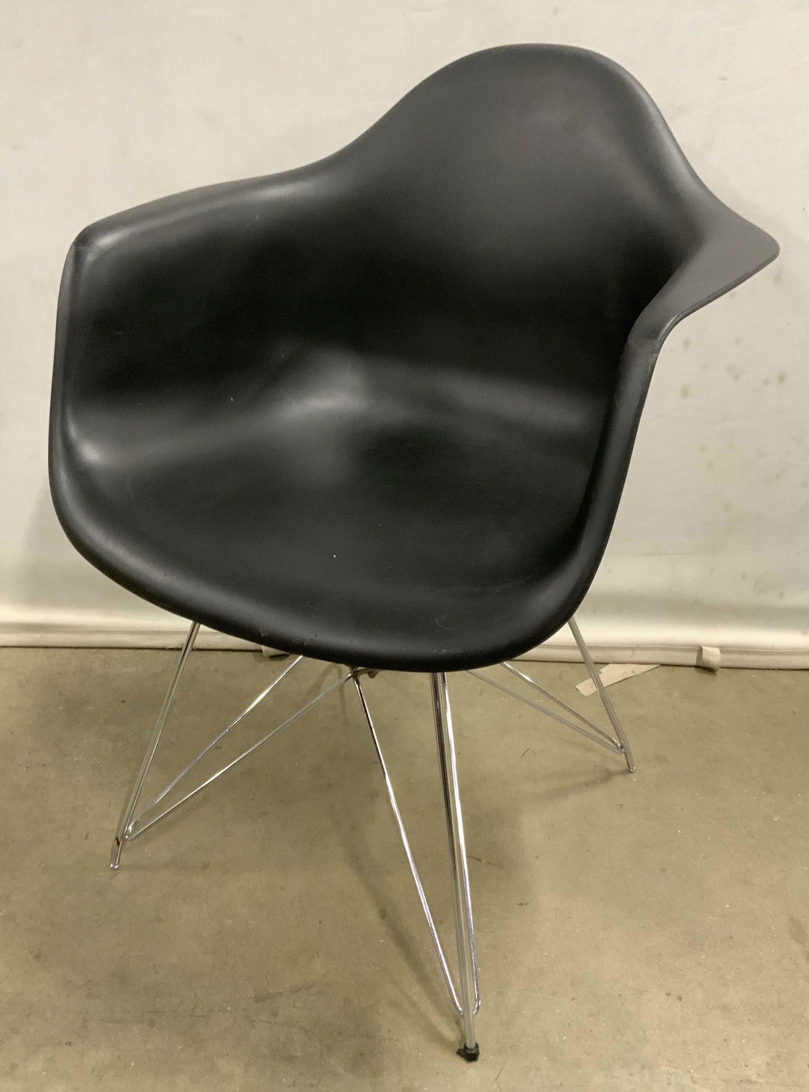 Vintage MCM EAMES Design  Armchair (1 of 15)