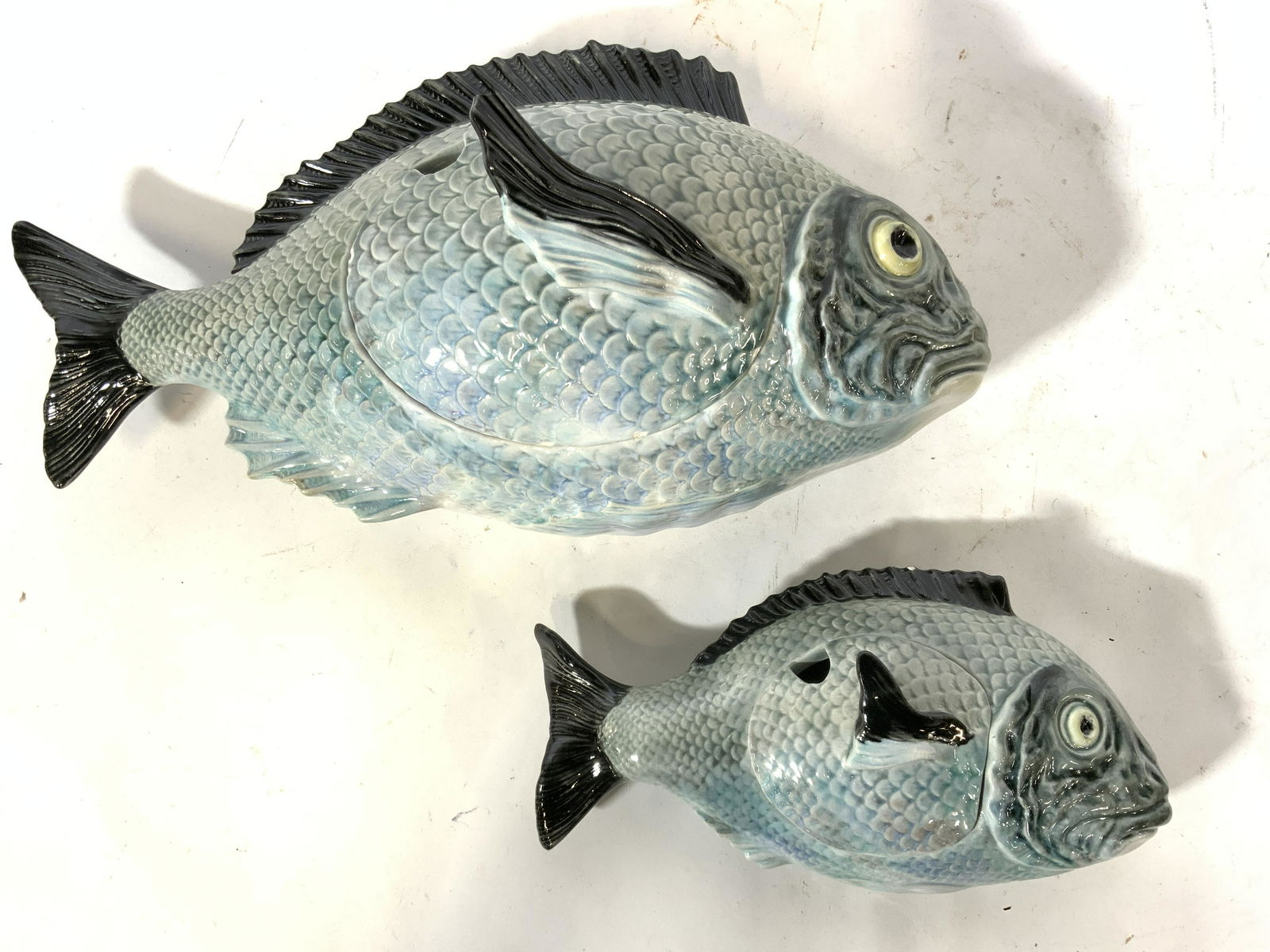 Lot 2 BORDALLO PINHEIRO PORCELAIN Fish Jars (1 of 10)