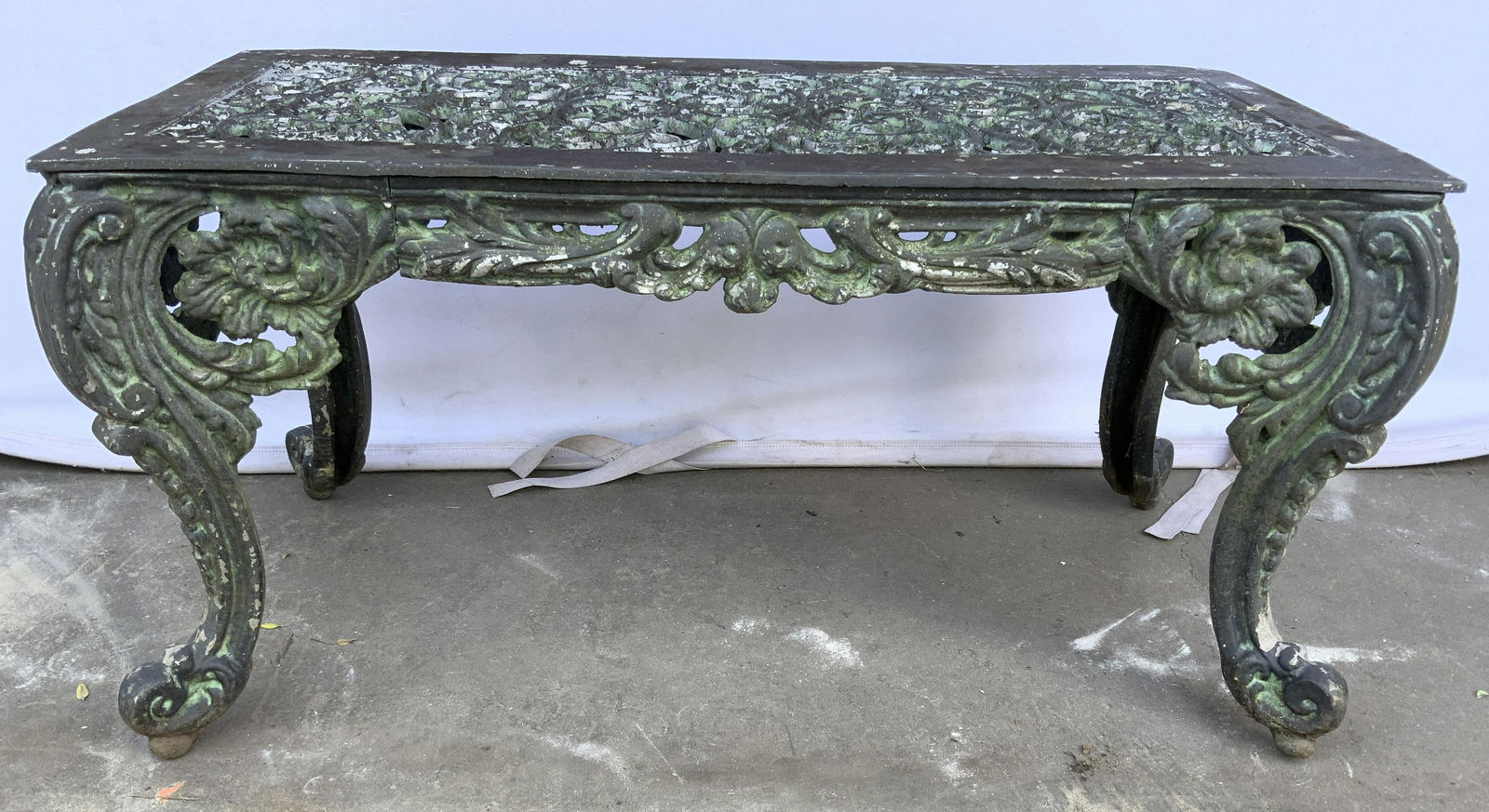 Vintage Ornate Iron Garden Bench (1 of 10)