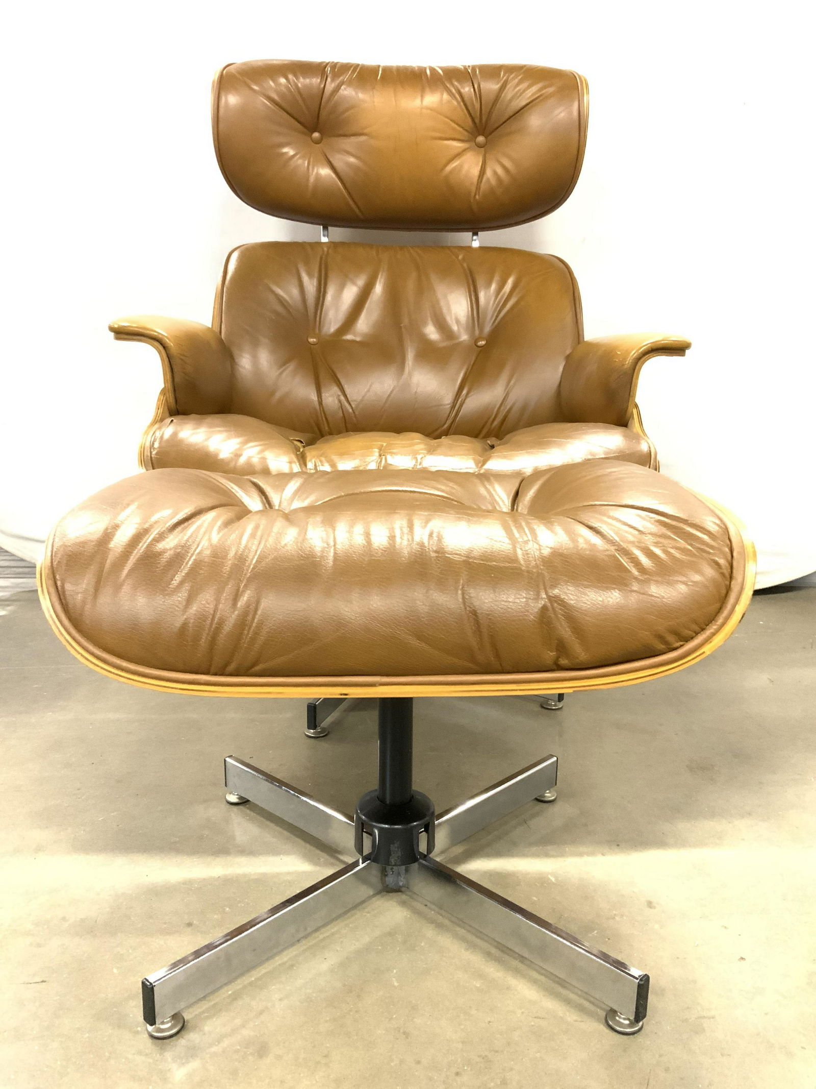 MCM PLYCRAFT Swivel Lounge Chair and Ottoman (1 of 14)