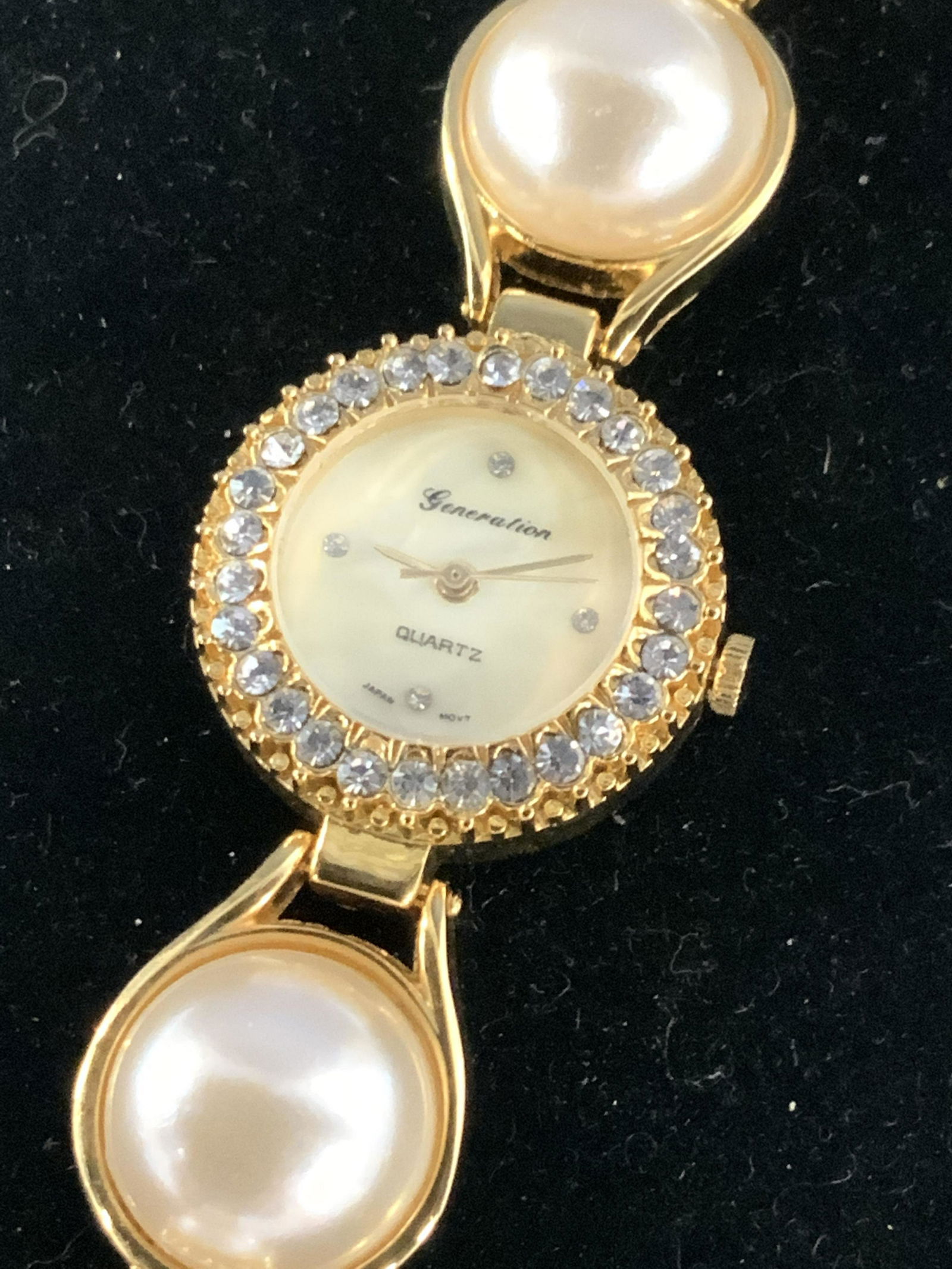 Pearl Style GENERATION Quartz Movement Watch (1 of 8)