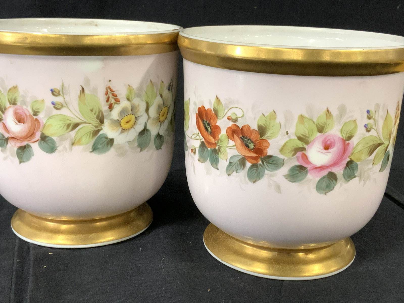 Pair VA PORTUGAL Hand painted Cachepots, Portugal (1 of 6)