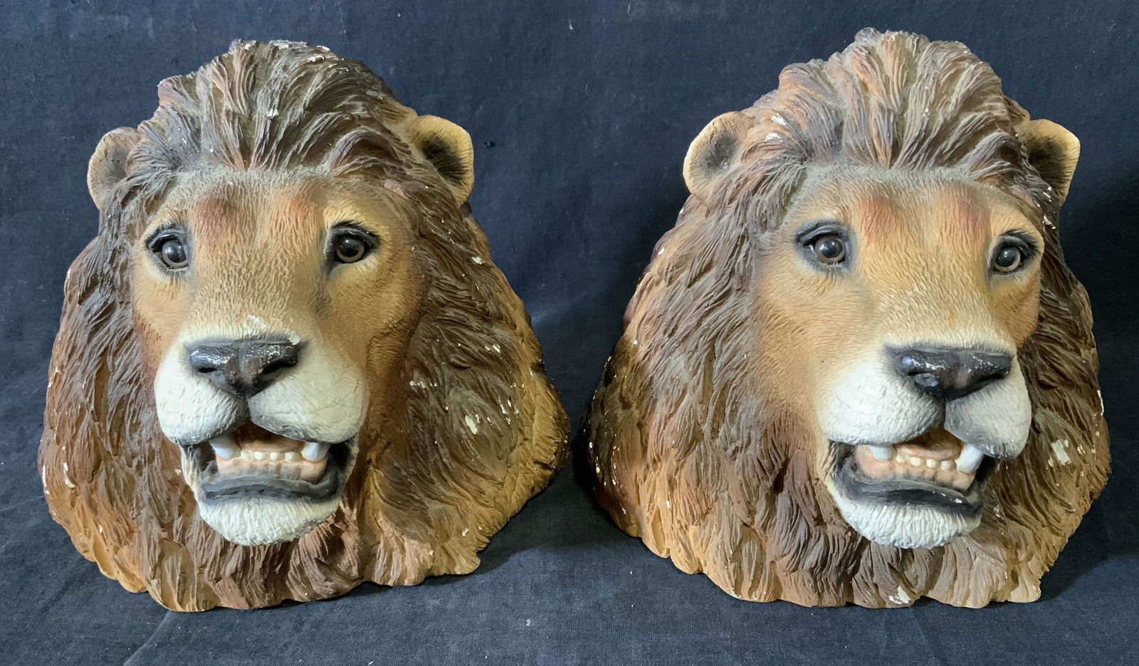 Pair CLASSIC CRITTERS Lion Head Bookends (1 of 6)