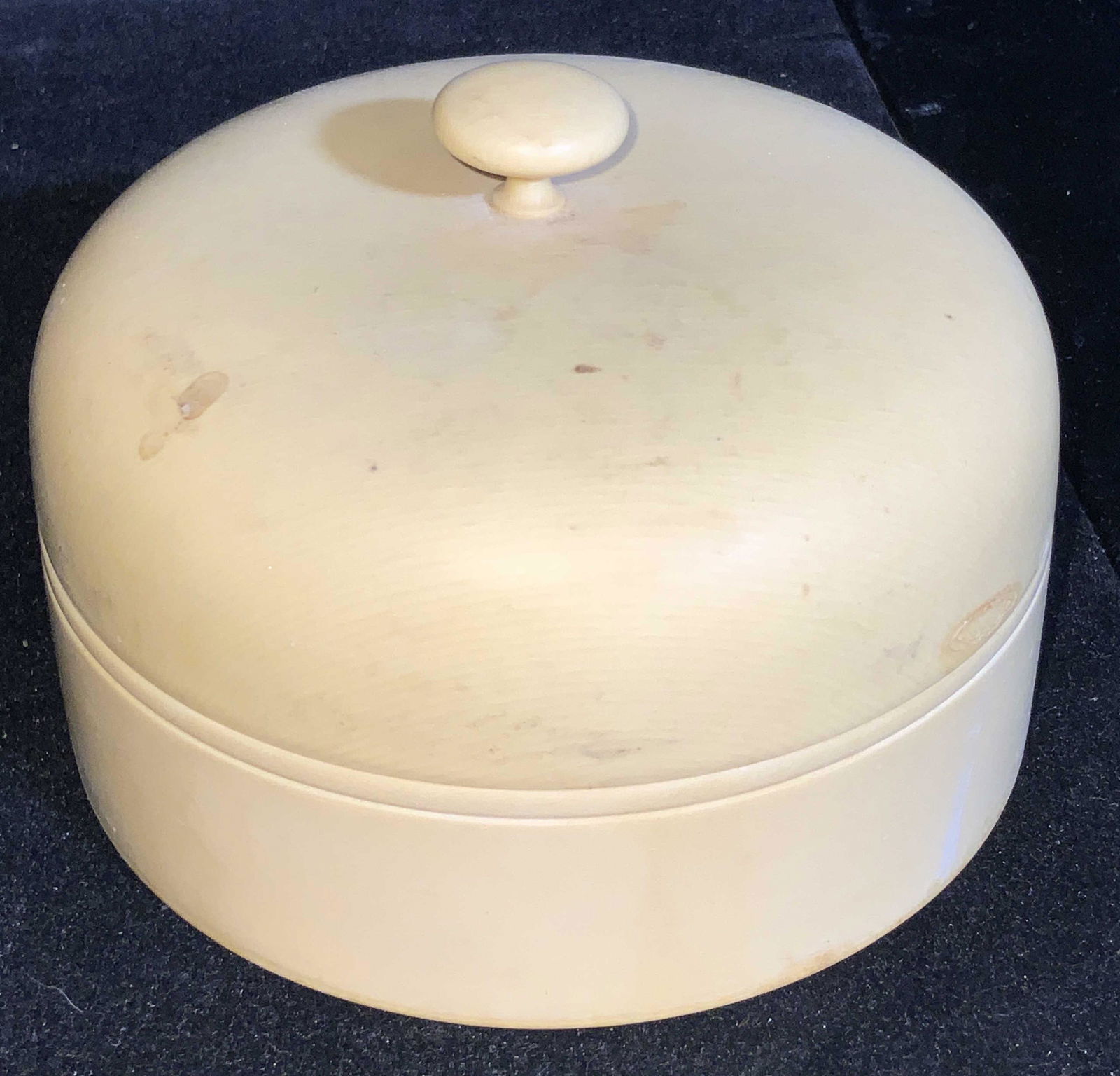 Vintage Collectible Bakelite Dresser Box, Lidded (1 of 8)