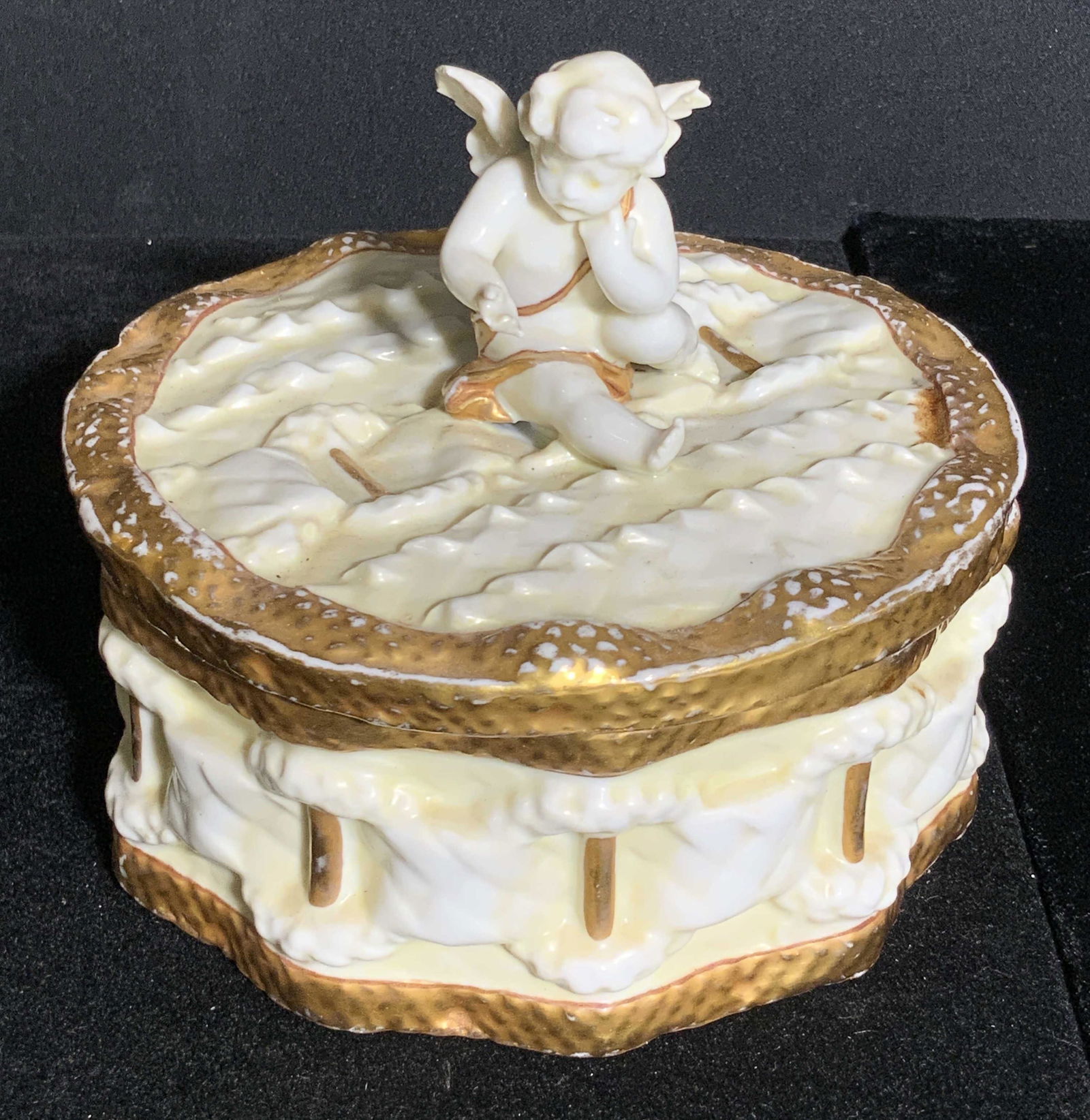 CAPODIMONTE Vintage Porcelain Putti Trinket Box (1 of 9)