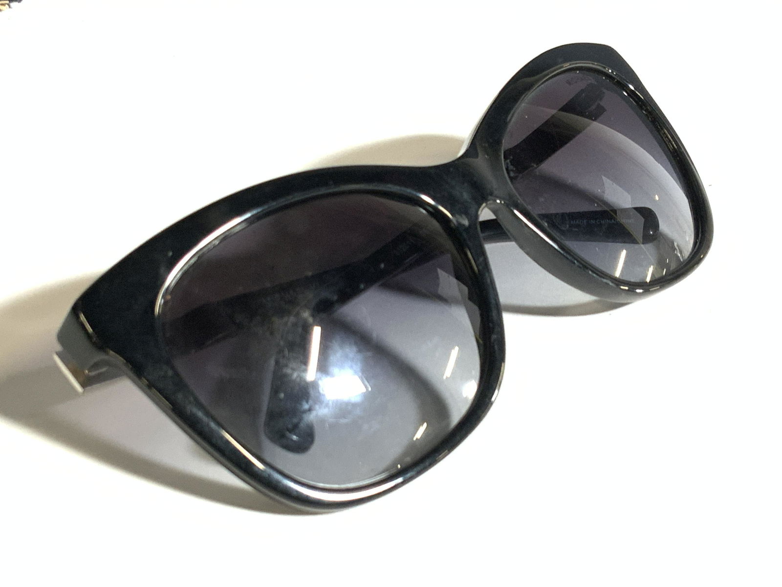 MICHAEL KORS Sunglasses W/ Michael Kors Case (1 of 10)