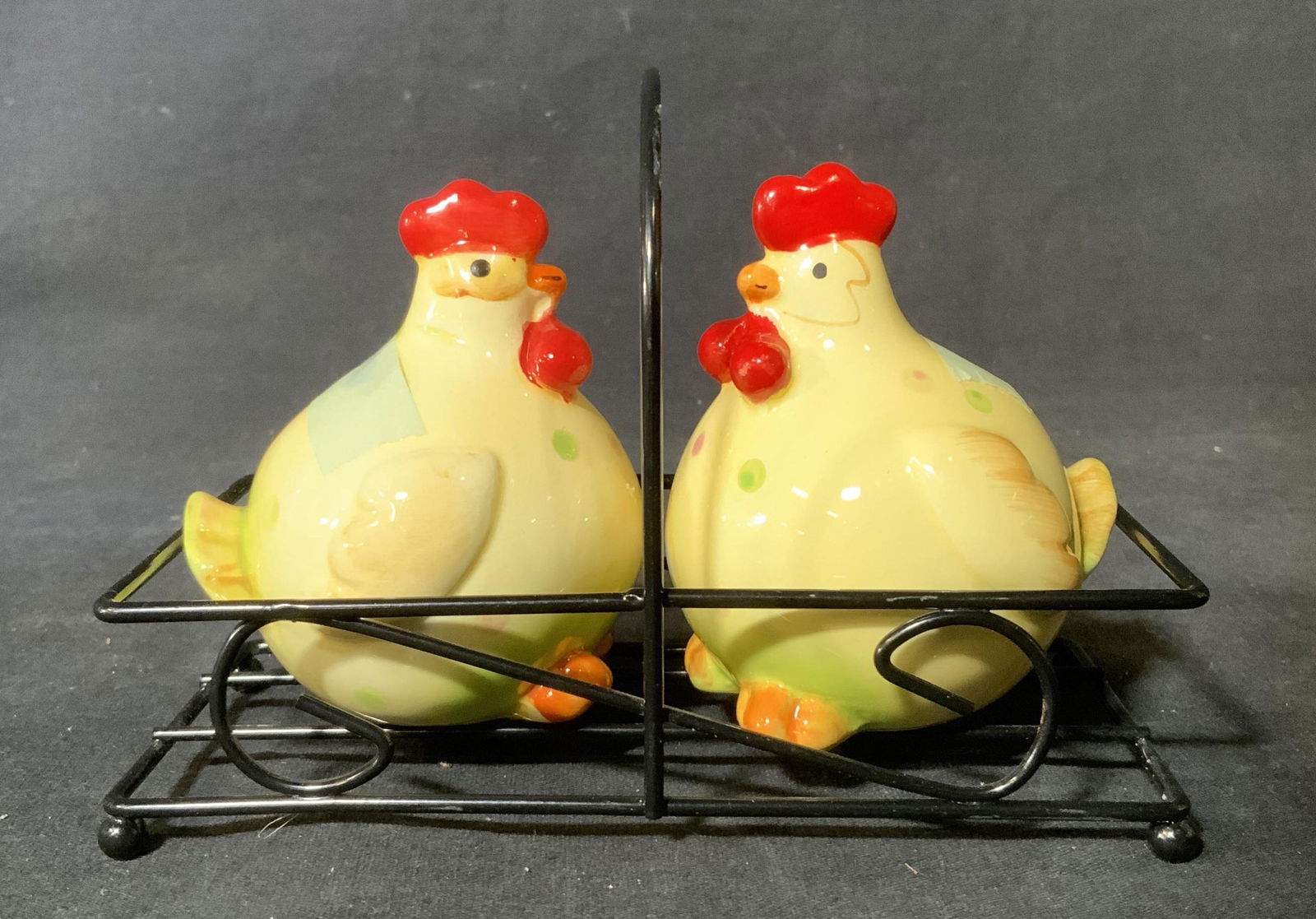 Pair Ceramic Chicken Salt & Pepper Shakers (1 of 7)