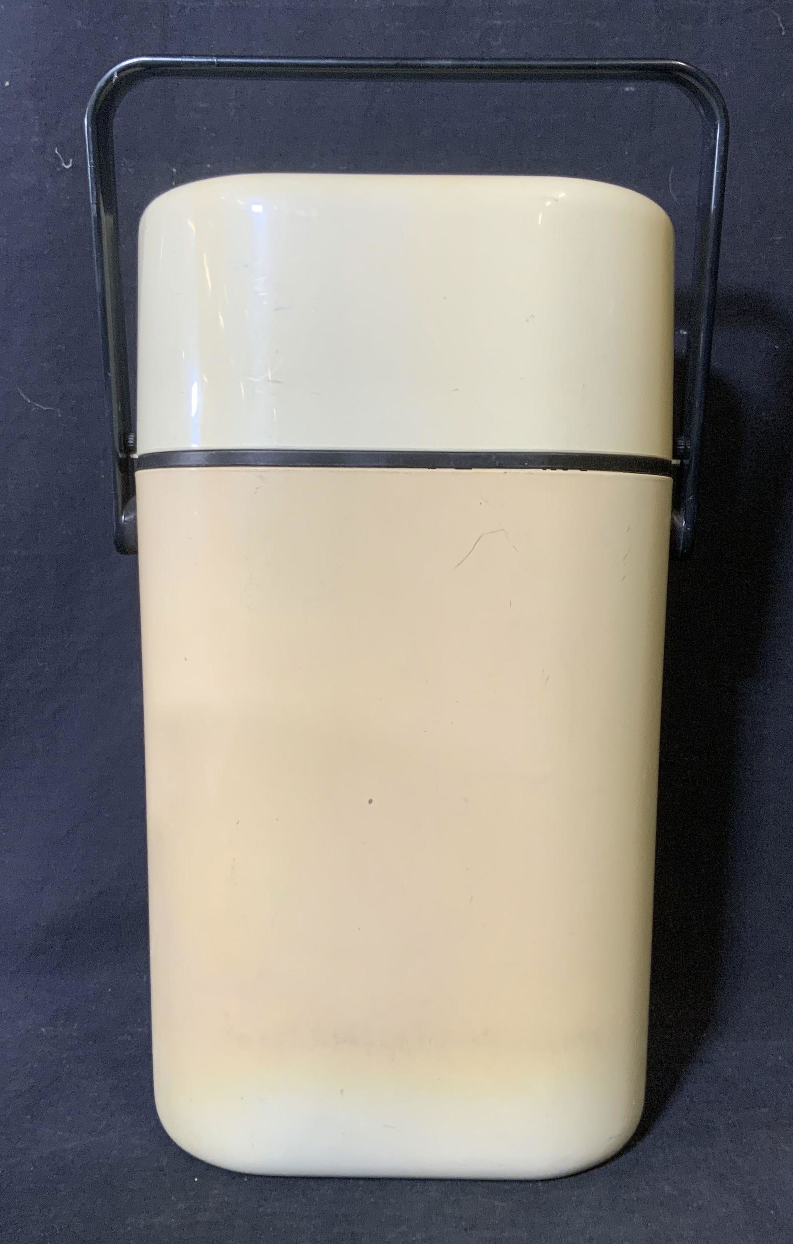 Vintage DECOR Insulated Wine Cooler: Vintage DECOR Insulated Wine Cooler, inscription reads ‘decor Australia Reg Des 545’, measures 15 1/8 inches tall x 9 1/2 inches wide, surface wear to piece, vintage, travel cooler, wine cooler, d
